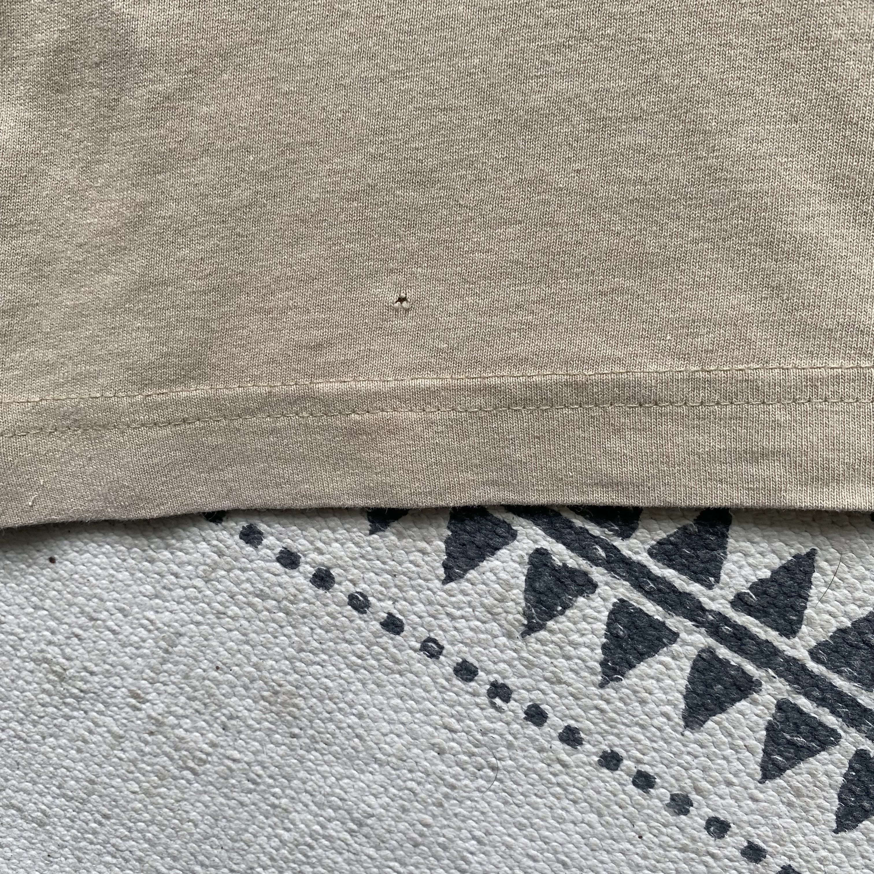 Body Glove 🌊 Vintage Surf Body Glove tee center logo Surf Skater vibe Size US S / EU 44-46 / 1 - 5 Thumbnail