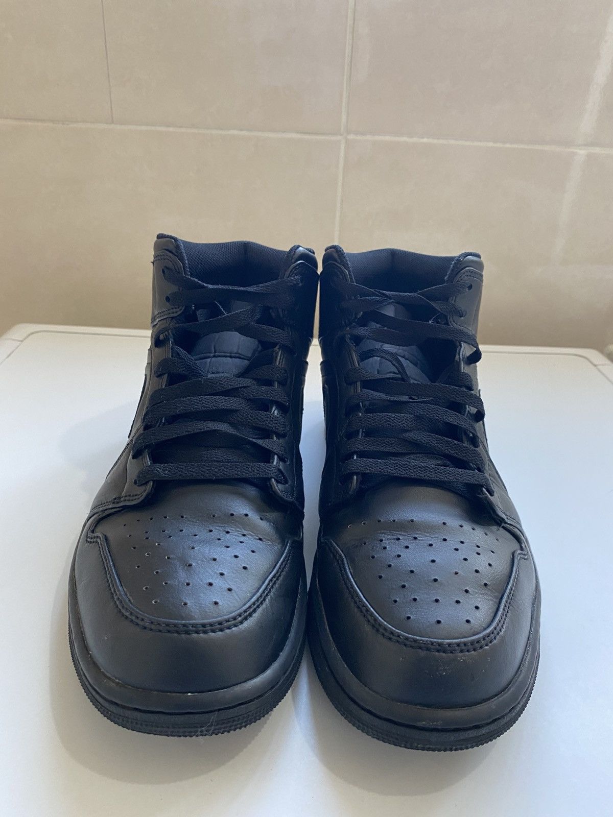 Nike Jordan 1 Mid Triple Black Size US 10 / EU 43 - 7 Thumbnail