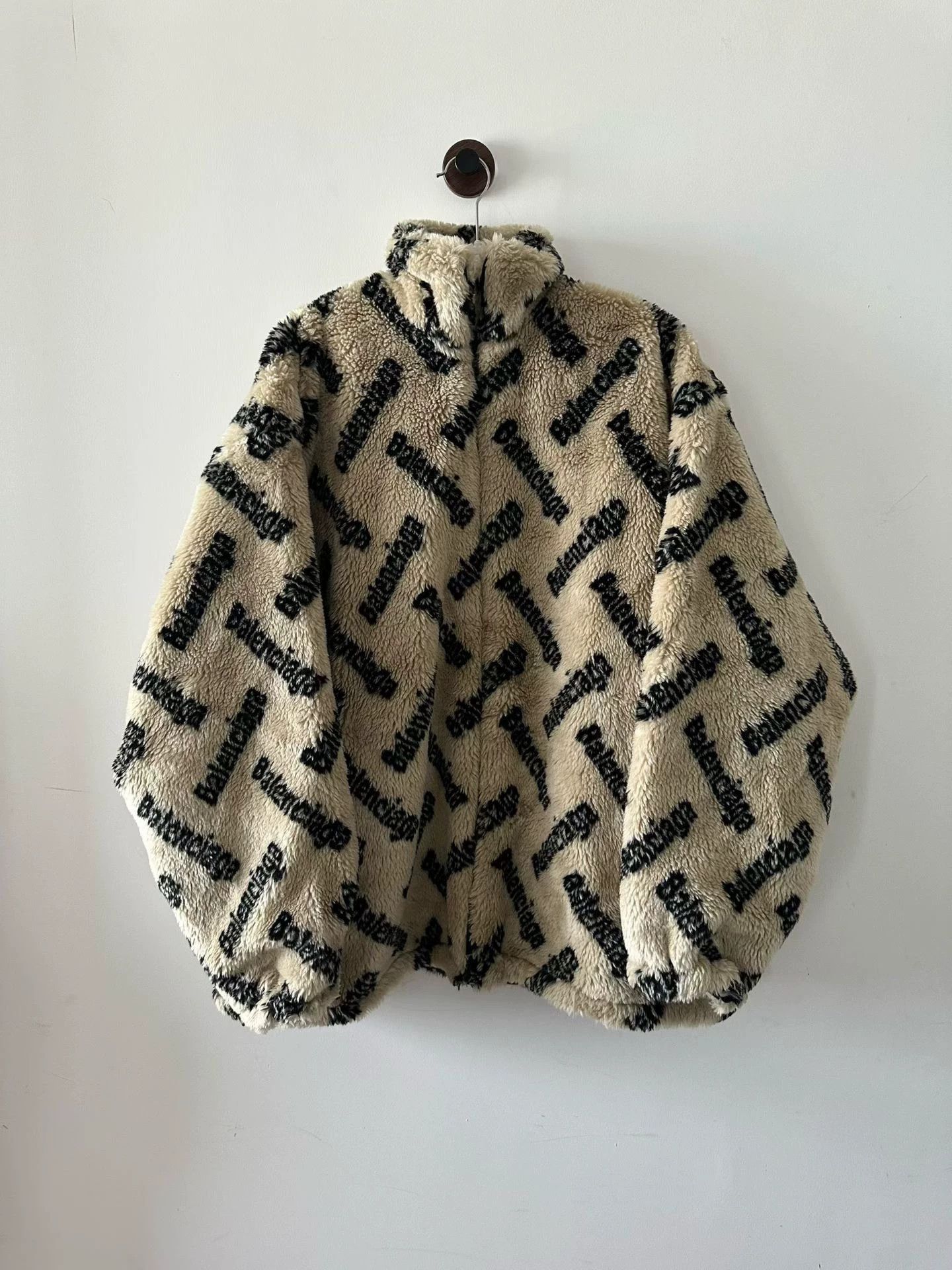 Balenciaga Balenciaga Teddy Women Jacket 32 New Size XXS / US 00 / IT 34 - 1 Thumbnail