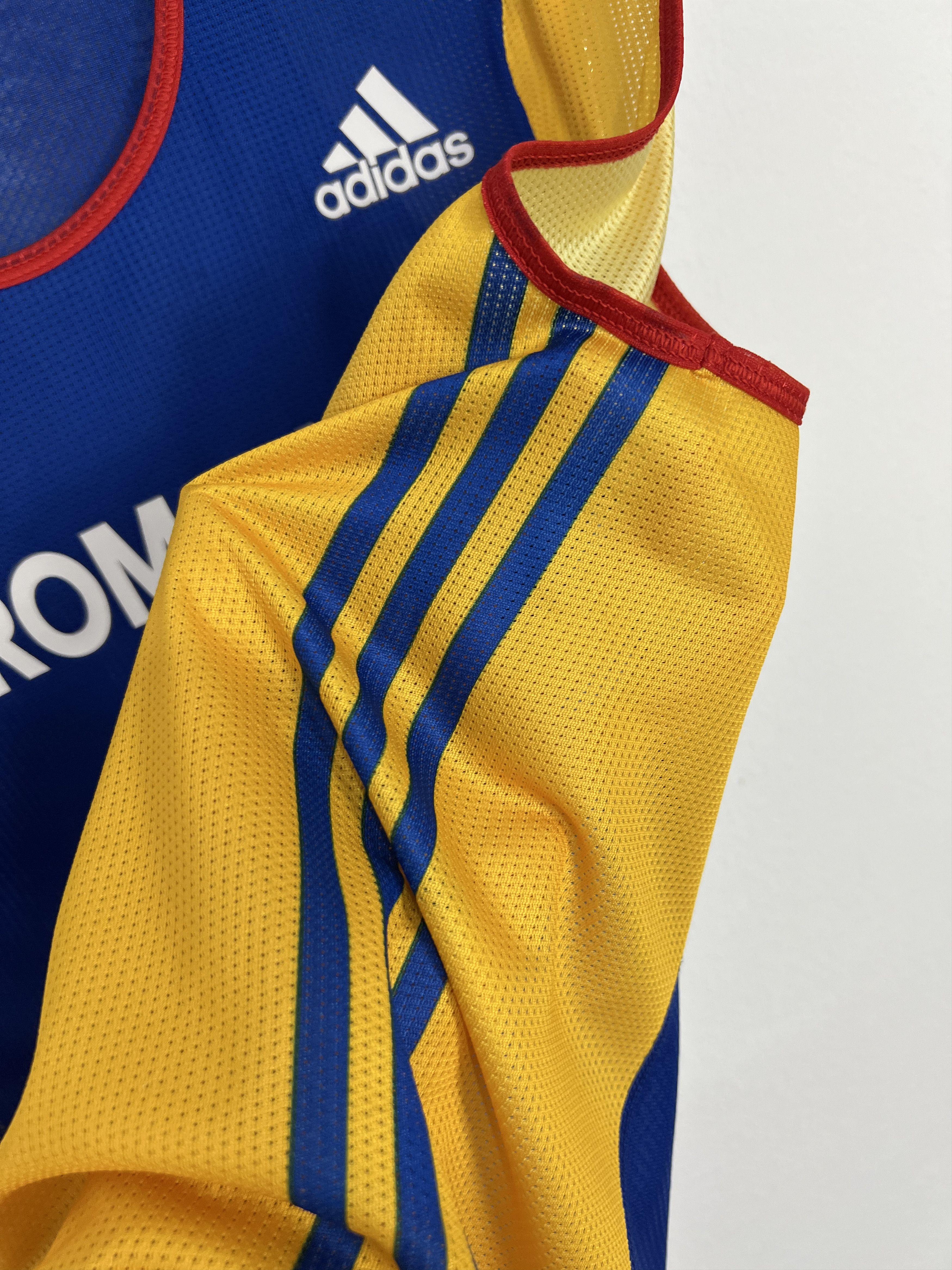 Adidas Vintage Adidas Romania Football Train Vest Soccer Shirt Mens Size US XL / EU 56 / 4 - 4 Thumbnail
