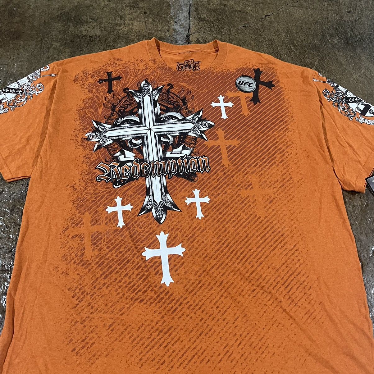 Affliction × Tapout × Vintage Crazy Vintage Y2K MMA Elite Grunge Cybergoth Cross Tee Shirt Size US XXL / EU 58 / 5 - 3 Thumbnail