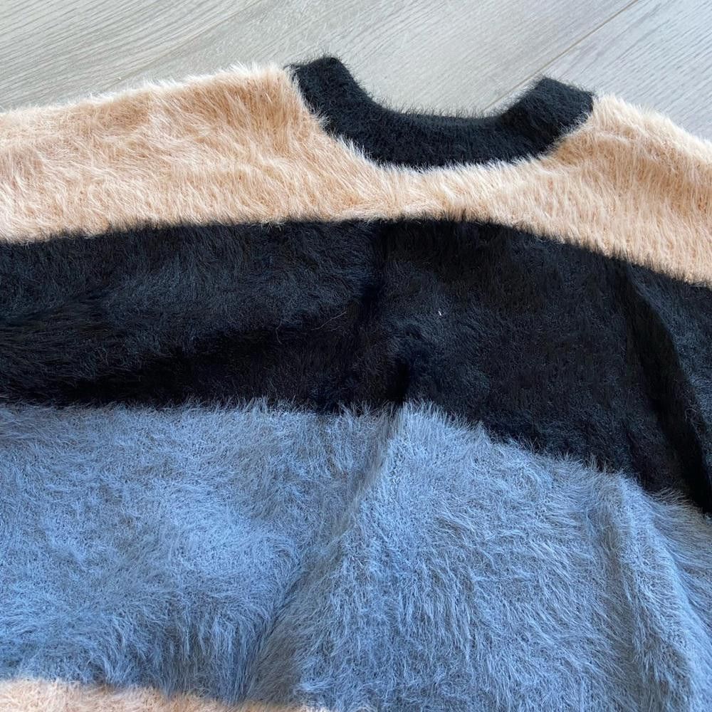 Designer Stylish Striped Fuzzy Sweater - Perfect for Winter Size S / US 4 / IT 40 - 4 Thumbnail