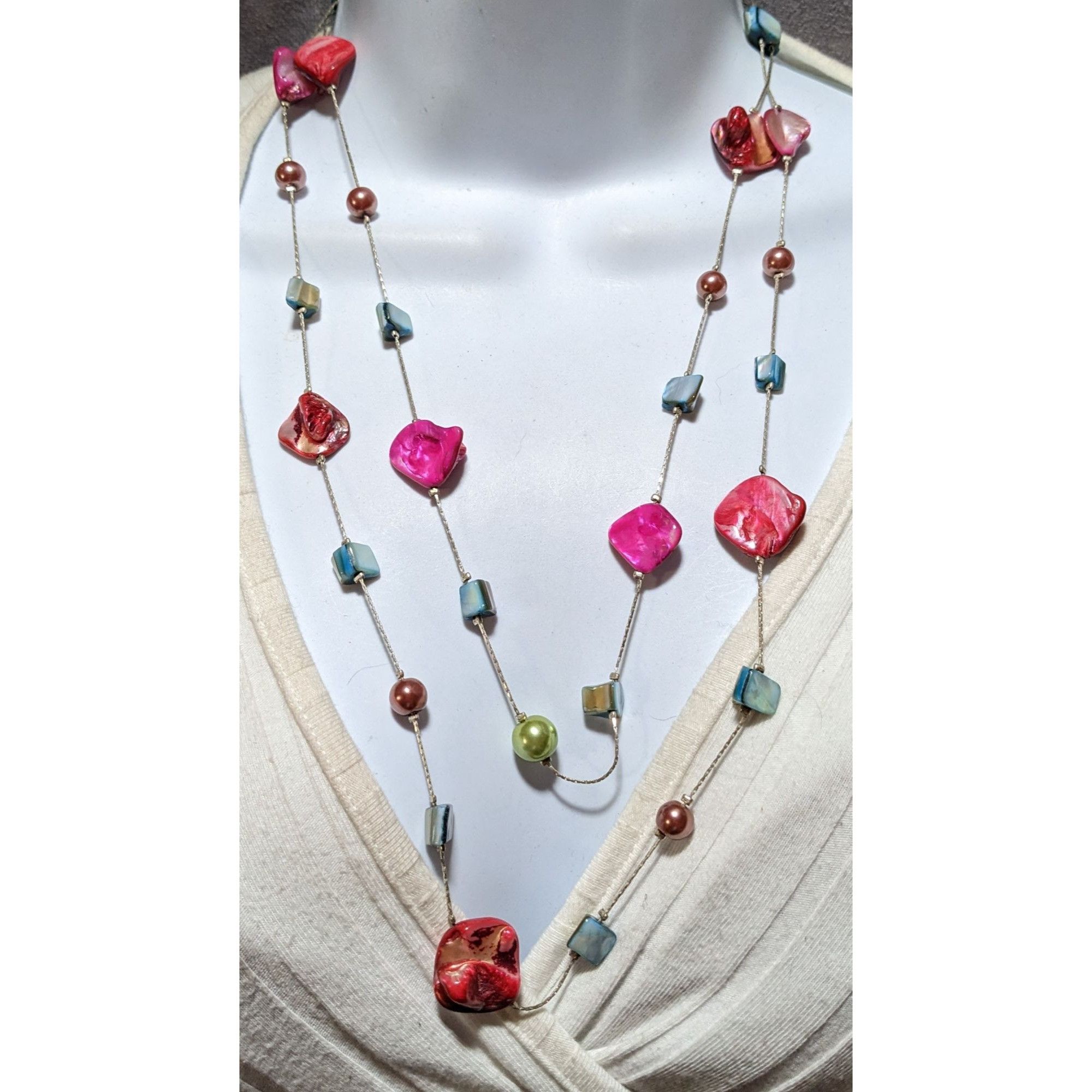Other Rainbow Multilayer Shell Pearl Beaded Necklace Size ONE SIZE - 6 Thumbnail