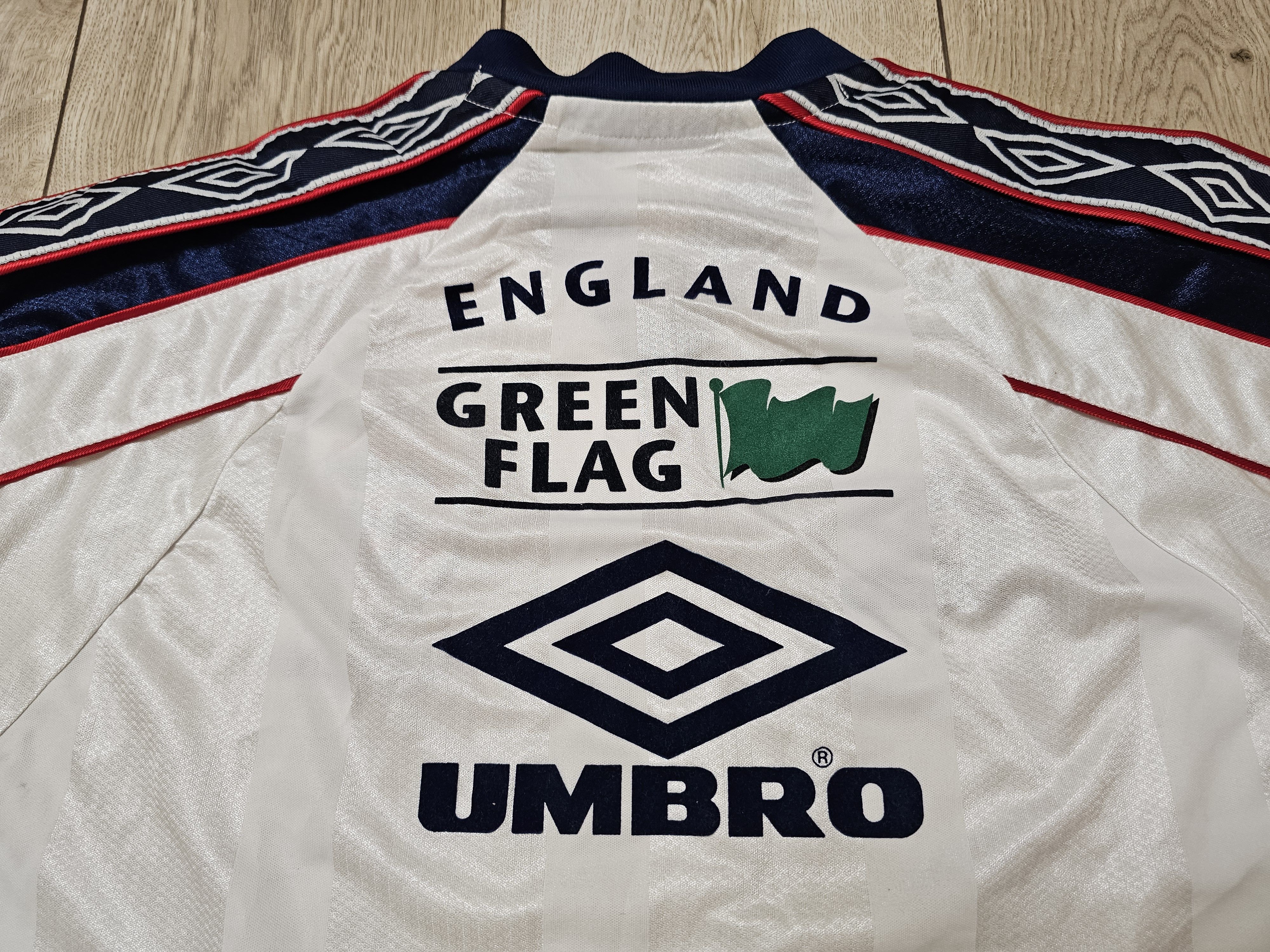 Vintage ENGLAND 1998 TRAINING FOOTBALL SOCCER JERSEY TGREEN FLAG Size US L / EU 52-54 / 3 - 5 Thumbnail