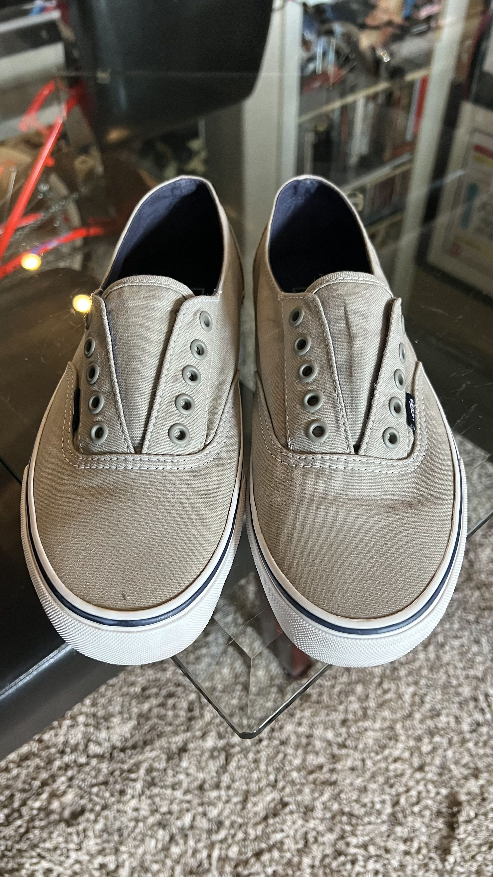 Vans **RARE** VANS ERA AUTHENTIC LACELESS GREY TRUE WHITE 9 Size US 9 / EU 42 - 3 Thumbnail