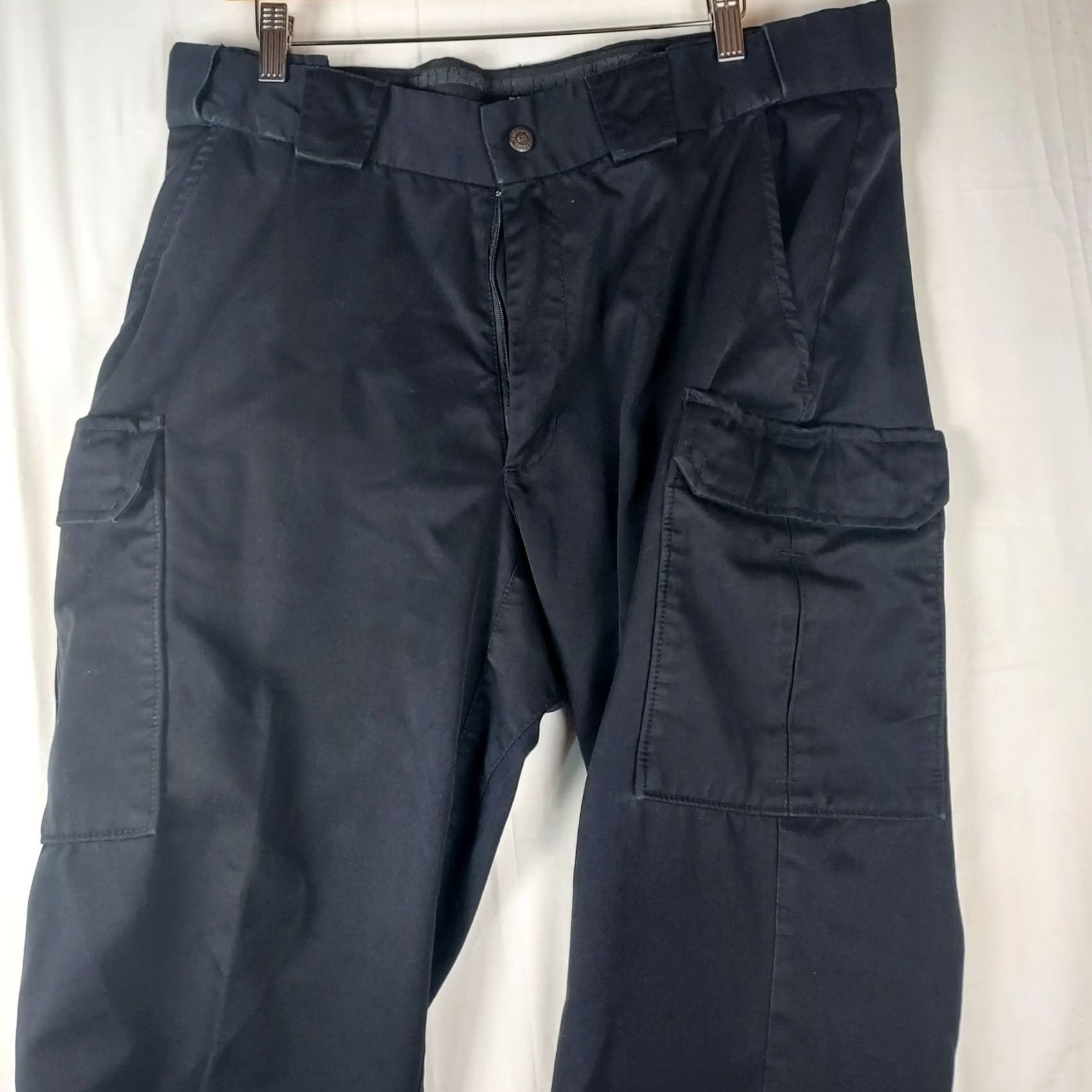 Vintage 5.11 Tactical Cargo Pants Men 36 Black Cotton Canvas Cargo Pocket Straight Leg Flat Front Mid Rise Workwear Uniform Mens Regular 5.11 Taclite Pro Size US 36 / EU 52 - 4 Thumbnail