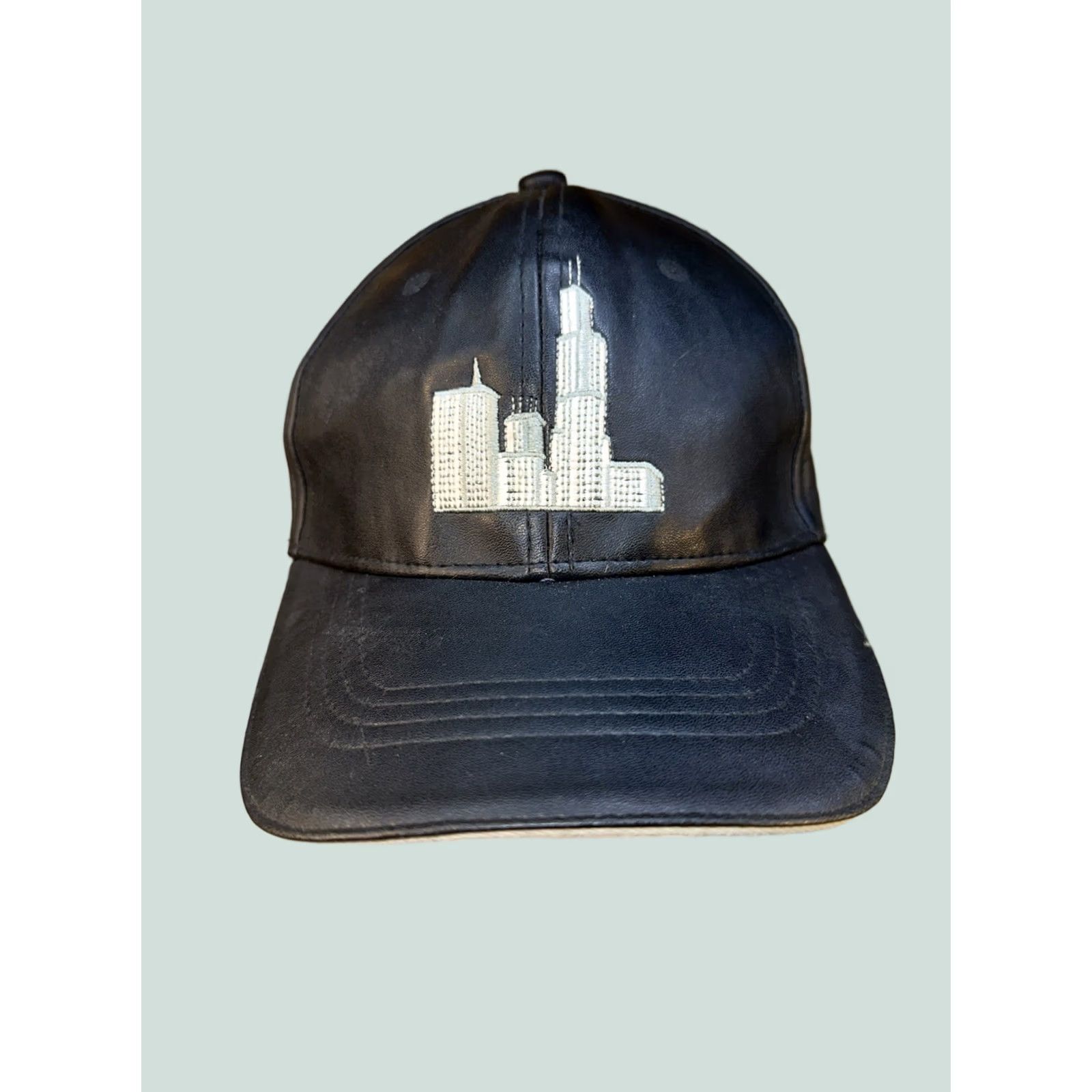 Vintage VINTAGE Unbranded Baseball Cap L Unisex Adults Black Faux Leather Adjustable Chicago Skyline Emboidered City 6 Panel Hat Size ONE SIZE - 1 Thumbnail