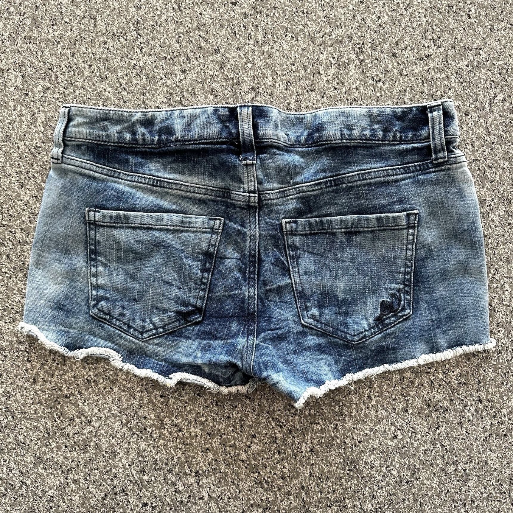 Express Express Jeans Denim Shorts Womens 6 Low Rise Micro Booty Short Cut Off 2” Inseam - 2" Inseam Size 24" / US 00 / IT 34 - 3 Thumbnail