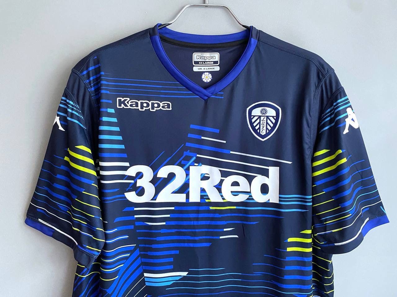 Kappa Leeds United 2018/19 Away Football Soccer Jersey, Size XL Size US XL / EU 56 / 4 - 3 Thumbnail