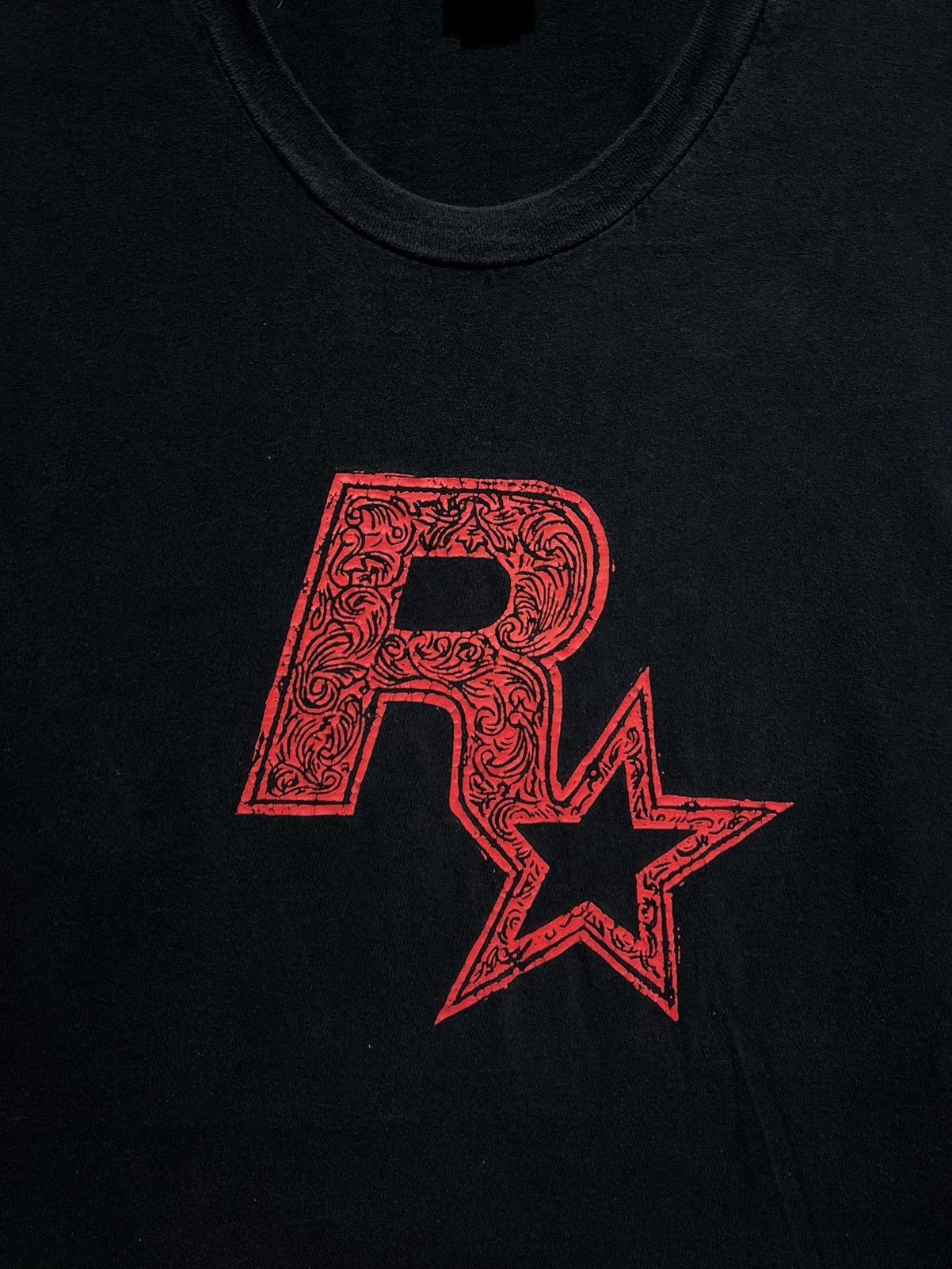 Rockstar Games × Vintage Vintage Rockstar Games Red Paisley Logo Shirt Size XL Size US XL / EU 56 / 4 - 2 Thumbnail