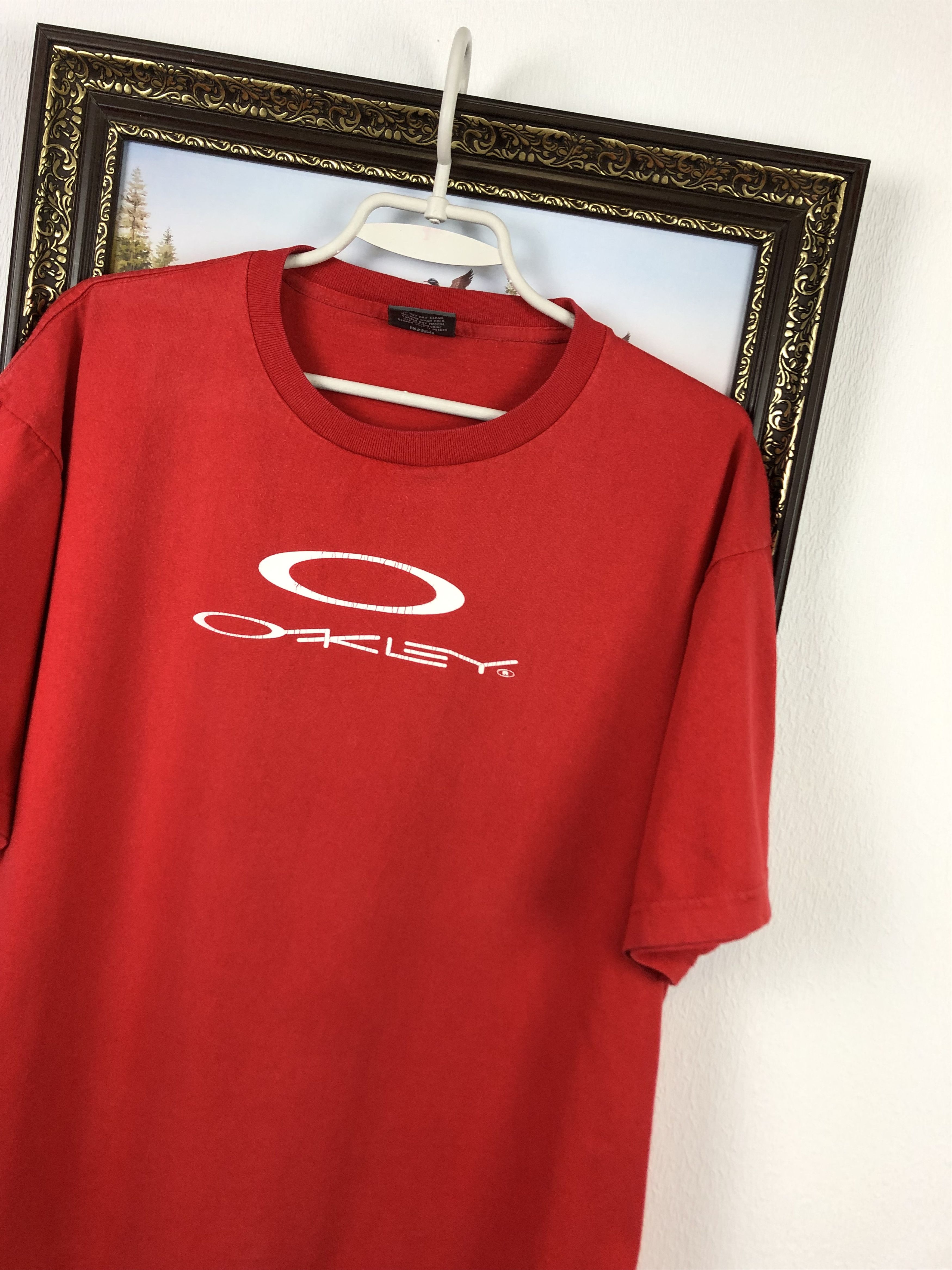 Oakley Vintage Distressed Oakley Central Logo Hype Shirt Tee Rare Size US L / EU 52-54 / 3 - 4 Thumbnail
