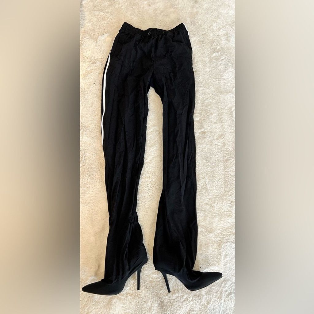 Full body boot attached pants!
