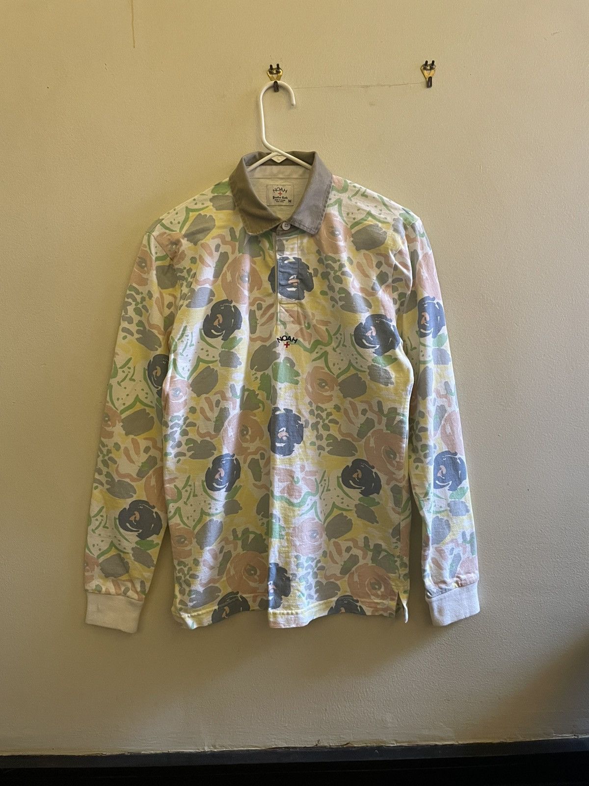 Noah Noah Floral Rugby in Medium Size US M / EU 48-50 / 2 - 1 Thumbnail