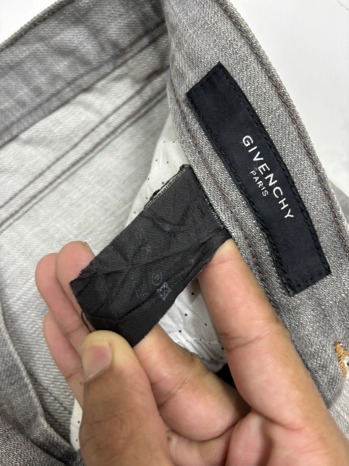 Givenchy GIVENCHY Destroyed Dirt Wash Jeans Knee Patches Size US 30 / EU 46 - 13 Thumbnail