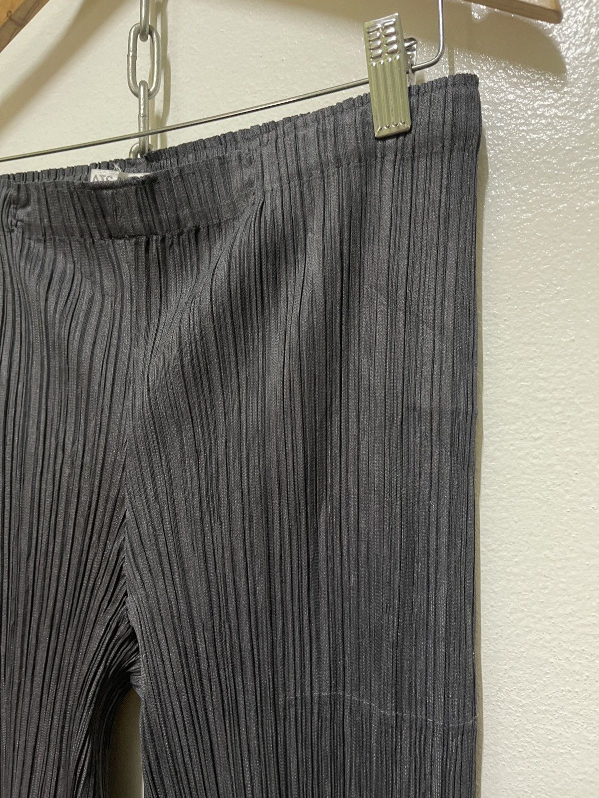 Pleats Please Issey Miyake PLEATS PLEASE High-Waist Tapered Leg Trousers Size 30" / US 8 / IT 44 - 4 Thumbnail