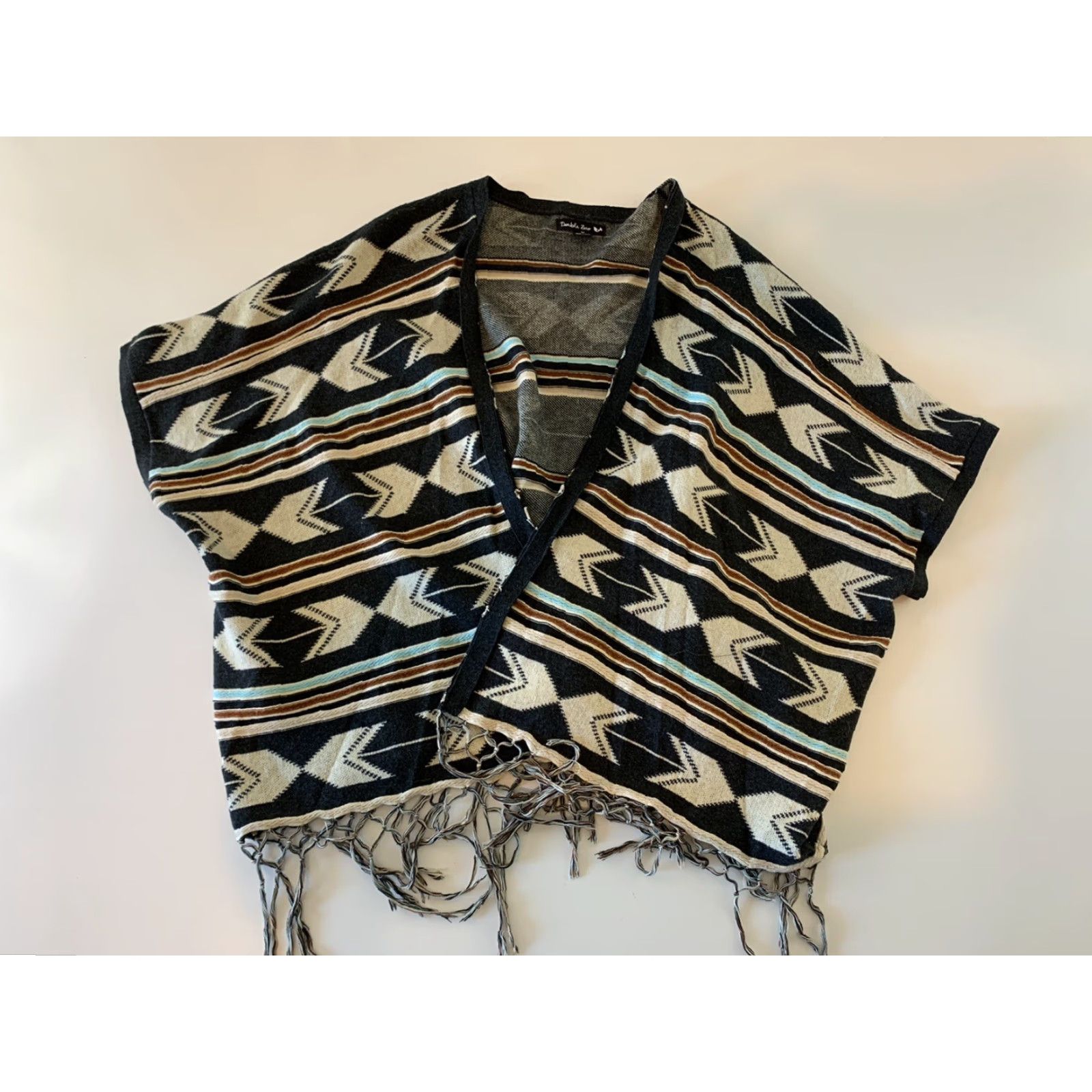 Anthropologie Double Zero Cardigan Short Sleeve Shawl Women's M Gray Aztec Theme Sweater Size 32" / US 10 / IT 46 - 2 Thumbnail