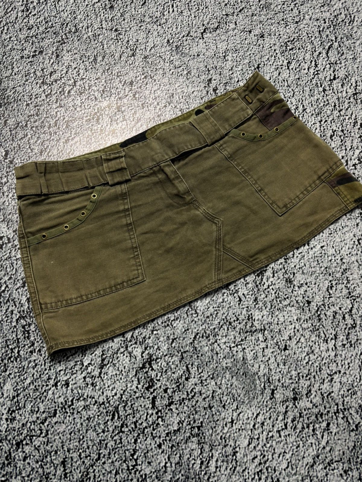 If Six Was Nine Vintage dragon Y2K printed camo mini skirt Size 32" / US 10 / IT 46 - 5 Thumbnail