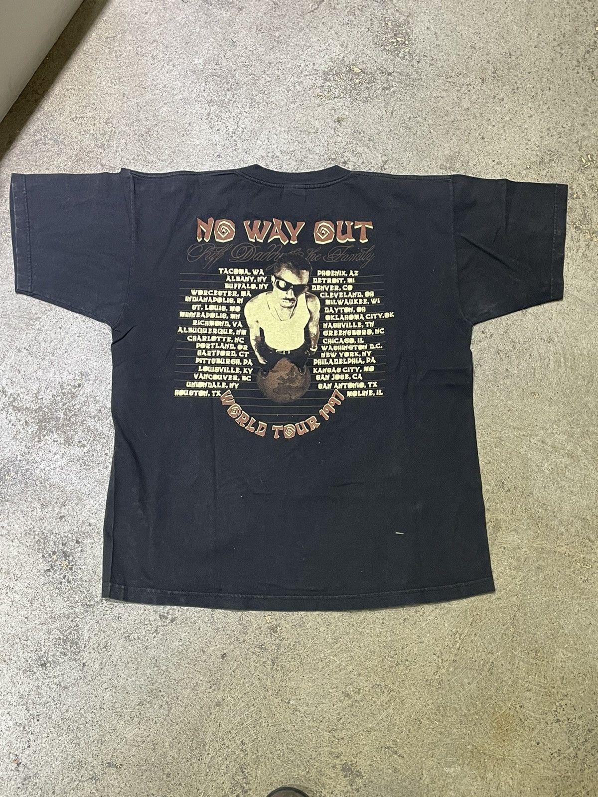 Vintage Vintage 1997 Puff Daddy No Way Our Tour Tshirt 90s Size US XL / EU 56 / 4 - 2 Thumbnail