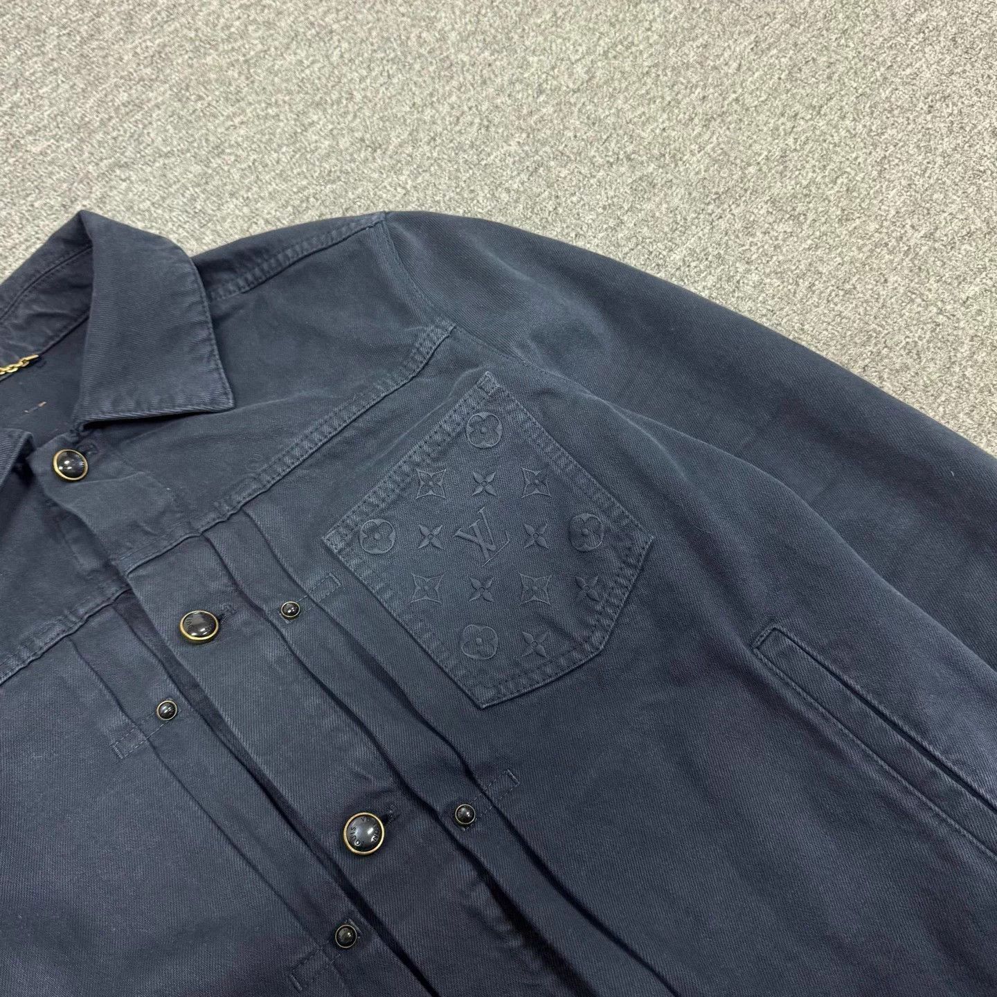 Louis Vuitton LV new velvet denim embossed logo jacket 44 99 new Size US S / EU 44-46 / 1 - 4 Thumbnail