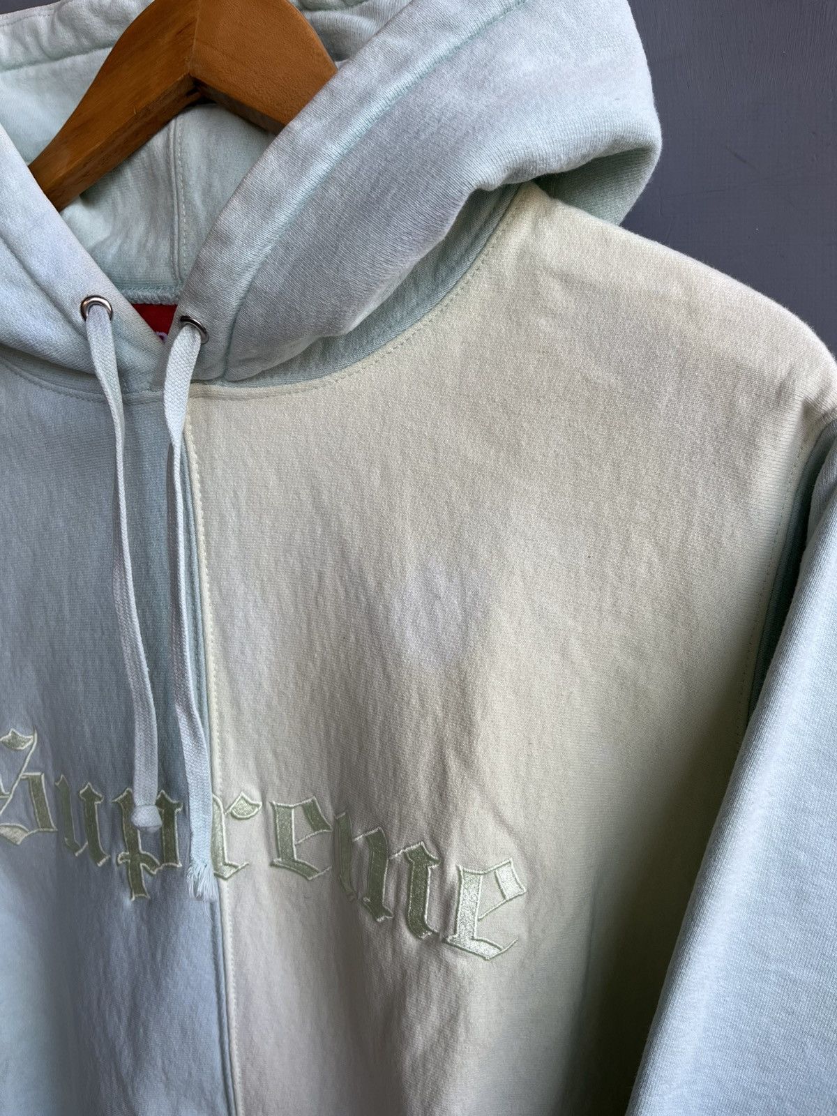 Supreme Supreme Split Old English Hoodie FW17 Ice Blue Size US M / EU 48-50 / 2 - 3 Thumbnail