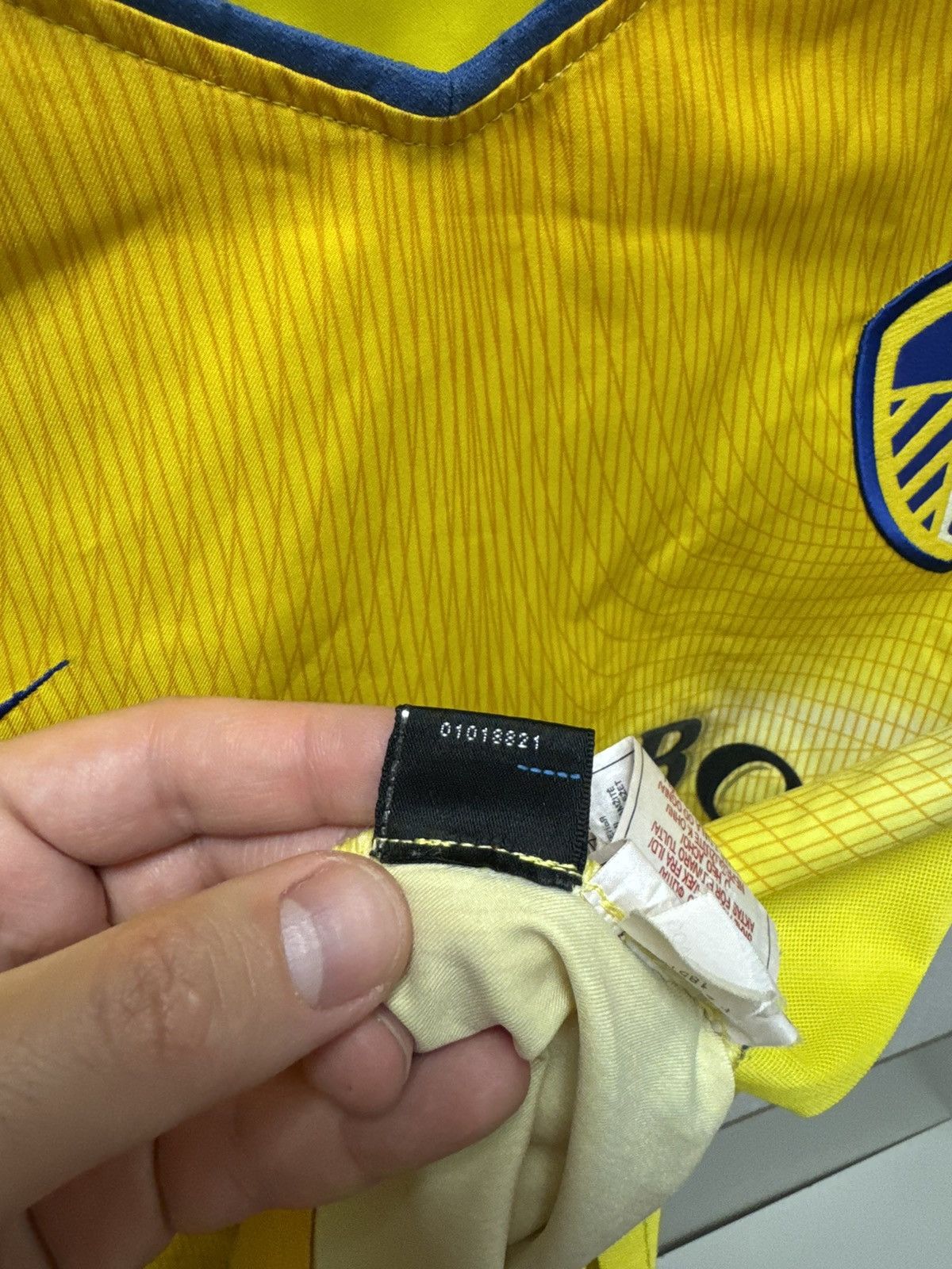 Nike Leeds United nike vintage soccer jersey 2002/03 Xl strongbow Size US XL / EU 56 / 4 - 9 Thumbnail