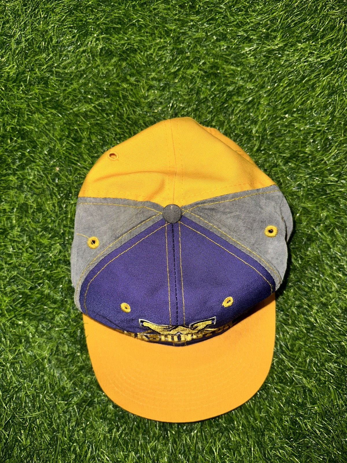 Vintage Vintage Washington Huskies University Adjustable Hat Size ONE SIZE - 3 Thumbnail