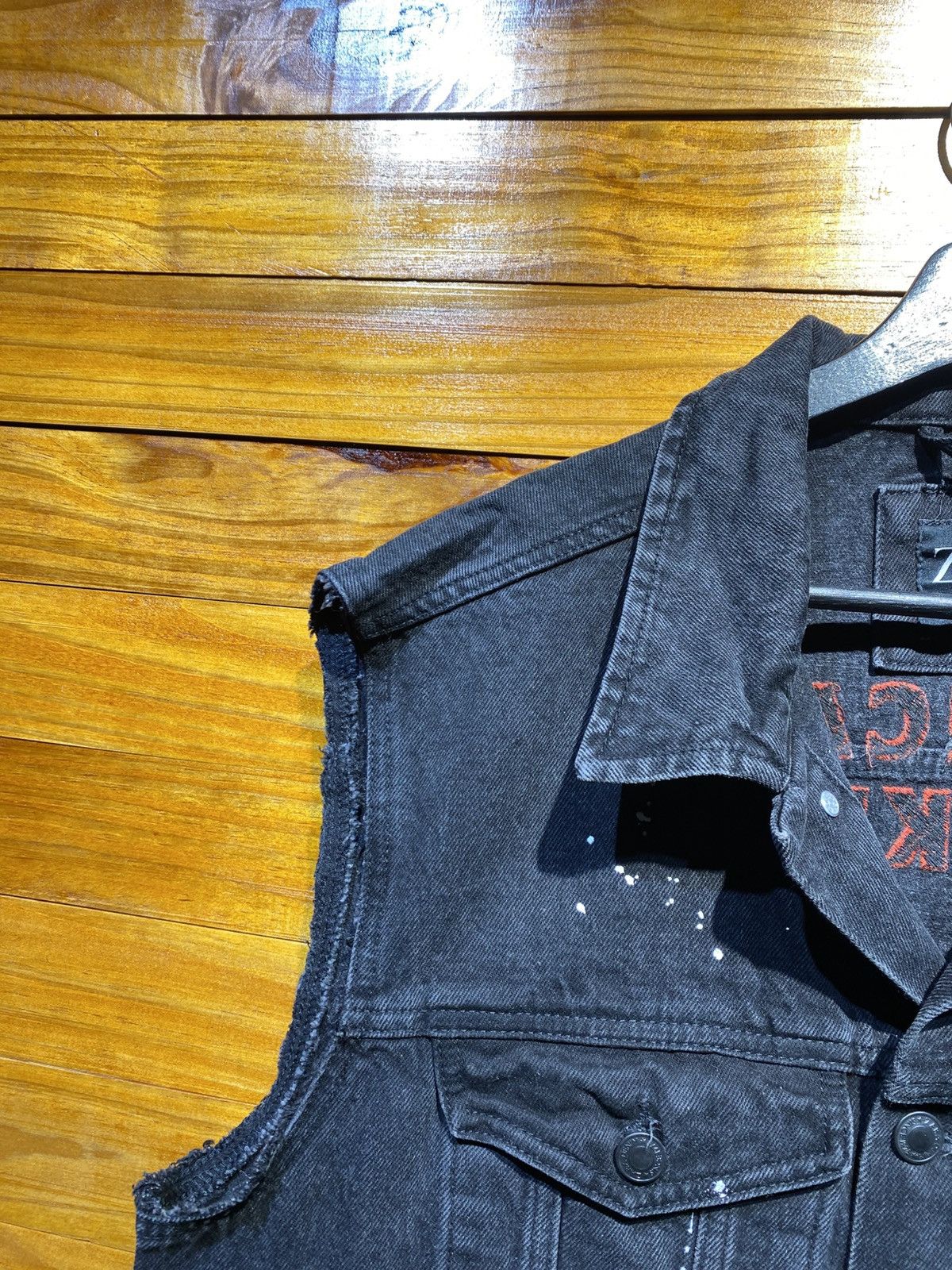 Zara ZARA Men’s Black Denim Vest “Critical Thinker” Graphic – L Size US L / EU 52-54 / 3 - 10 Thumbnail