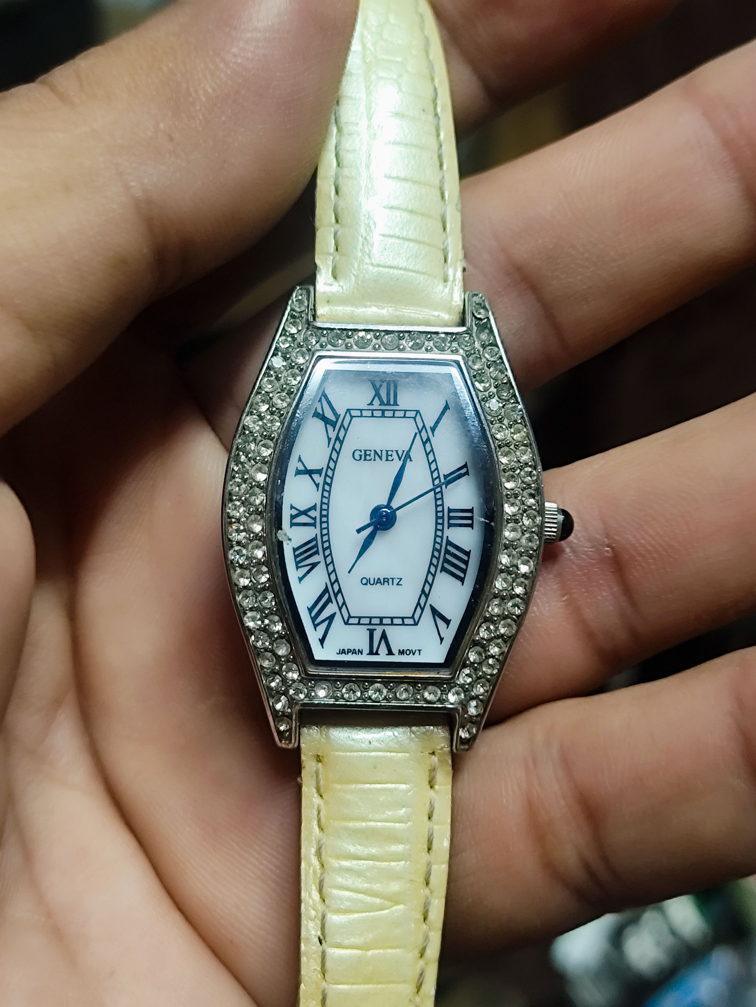 Vintage Geneva Quartz Watch with Diamonds (Japan Made) Size ONE SIZE - 9 Thumbnail
