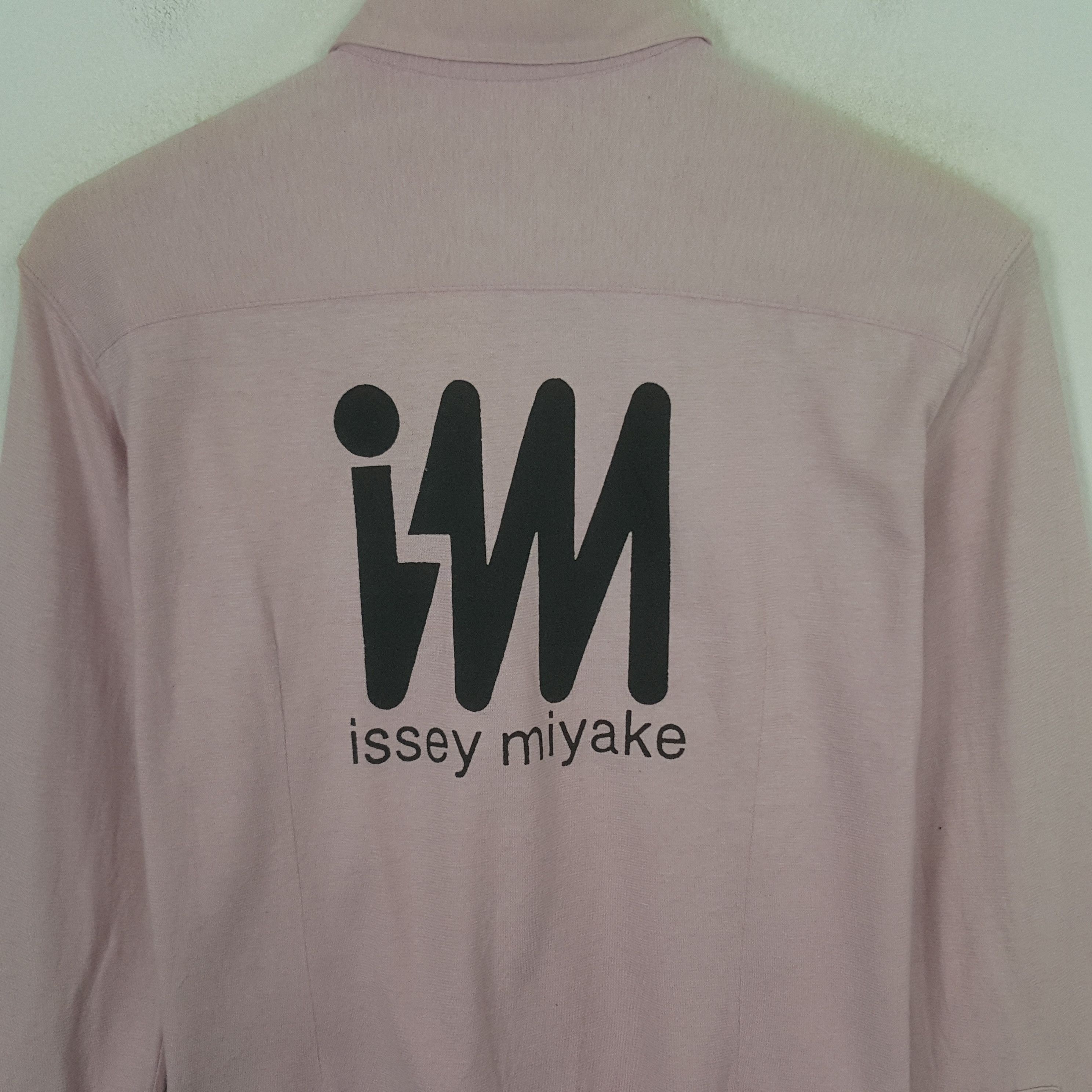 Issey Miyake Vintage Issey Miyake Custom Logo Art Button Up Shirt Size US S / EU 44-46 / 1 - 2 Thumbnail