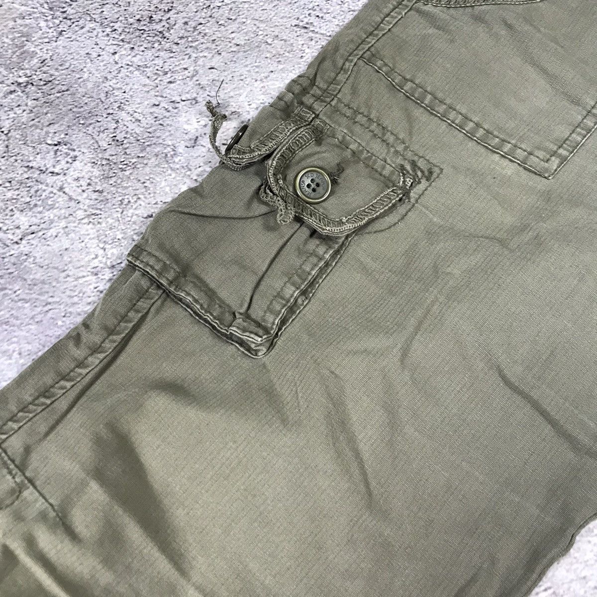 Vintage Vintage 90s Baggy Cargo Pants Olive Green Gorpcore Faded 30 Size 30" / US 8 / IT 44 - 2 Thumbnail