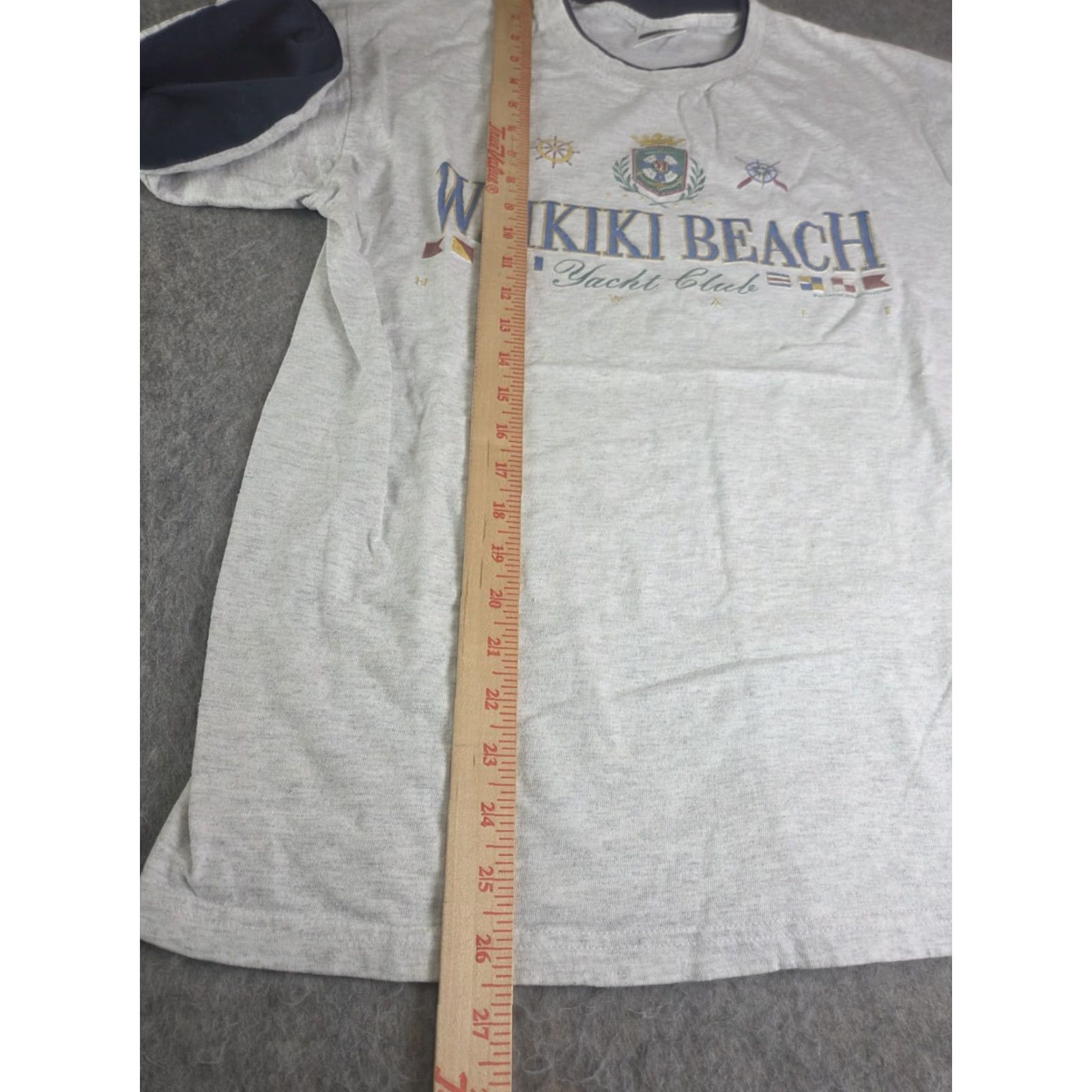Tultex VINTAGE Waikiki Beach Yacht Club Shirt Tultex Gray L 1990s Short Sleeve Mens Shirt Size US L / EU 52-54 / 3 - 8 Thumbnail
