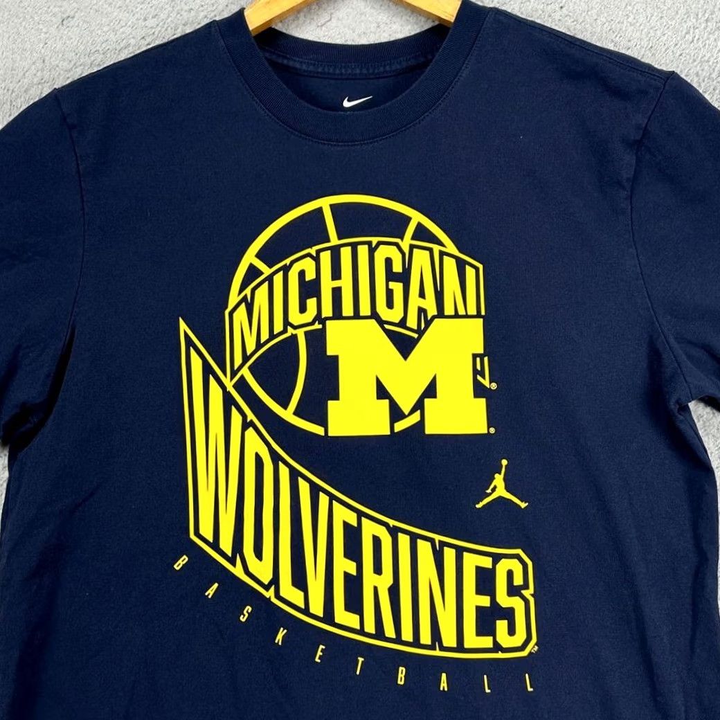 Nike Nike Michigan Wolverines T-Shirt Men Adult Medium Navy Blue Short Sleeve Crew Neck Cotton Tee Size US M / EU 48-50 / 2 - 2 Thumbnail