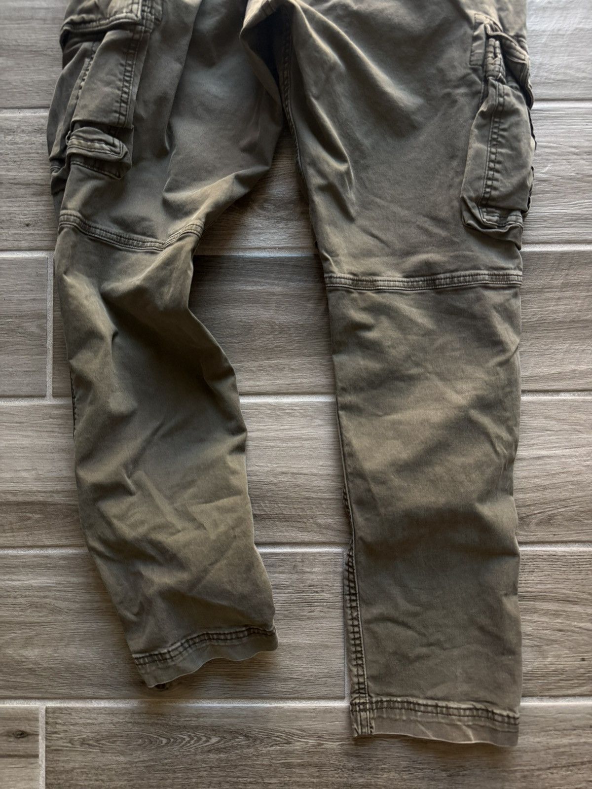 Gap GAP Olive/Forest Green Cargo Pants Size 33x30 Gently Used Size US 33 - 7 Thumbnail