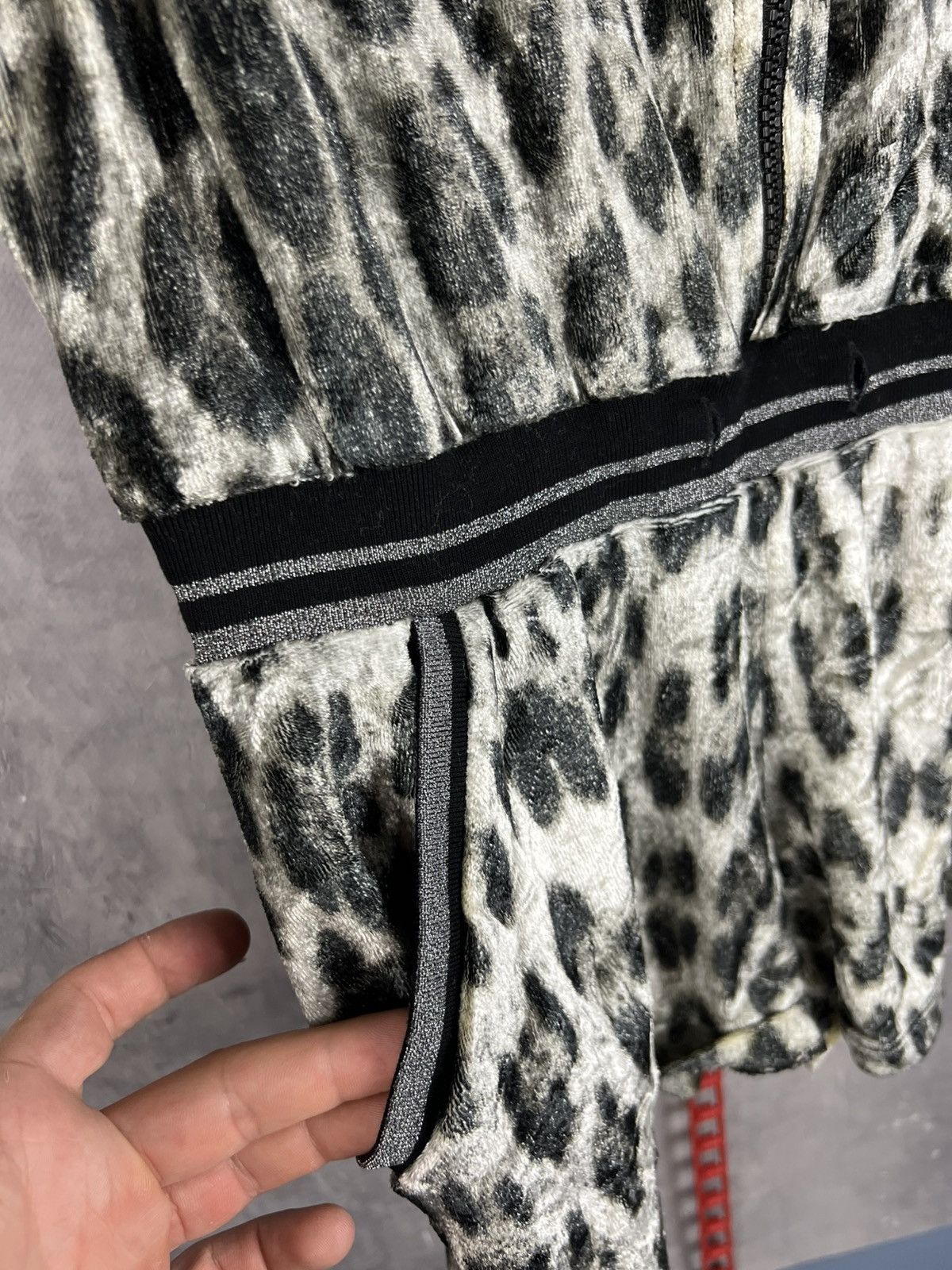 Roberto Cavalli ROBERTO CAVALLI- ANIMAL PRINT- SIGNATURE- JUMPSUIT SZ 42 Size 28" / US 6 / IT 42 - 8 Thumbnail