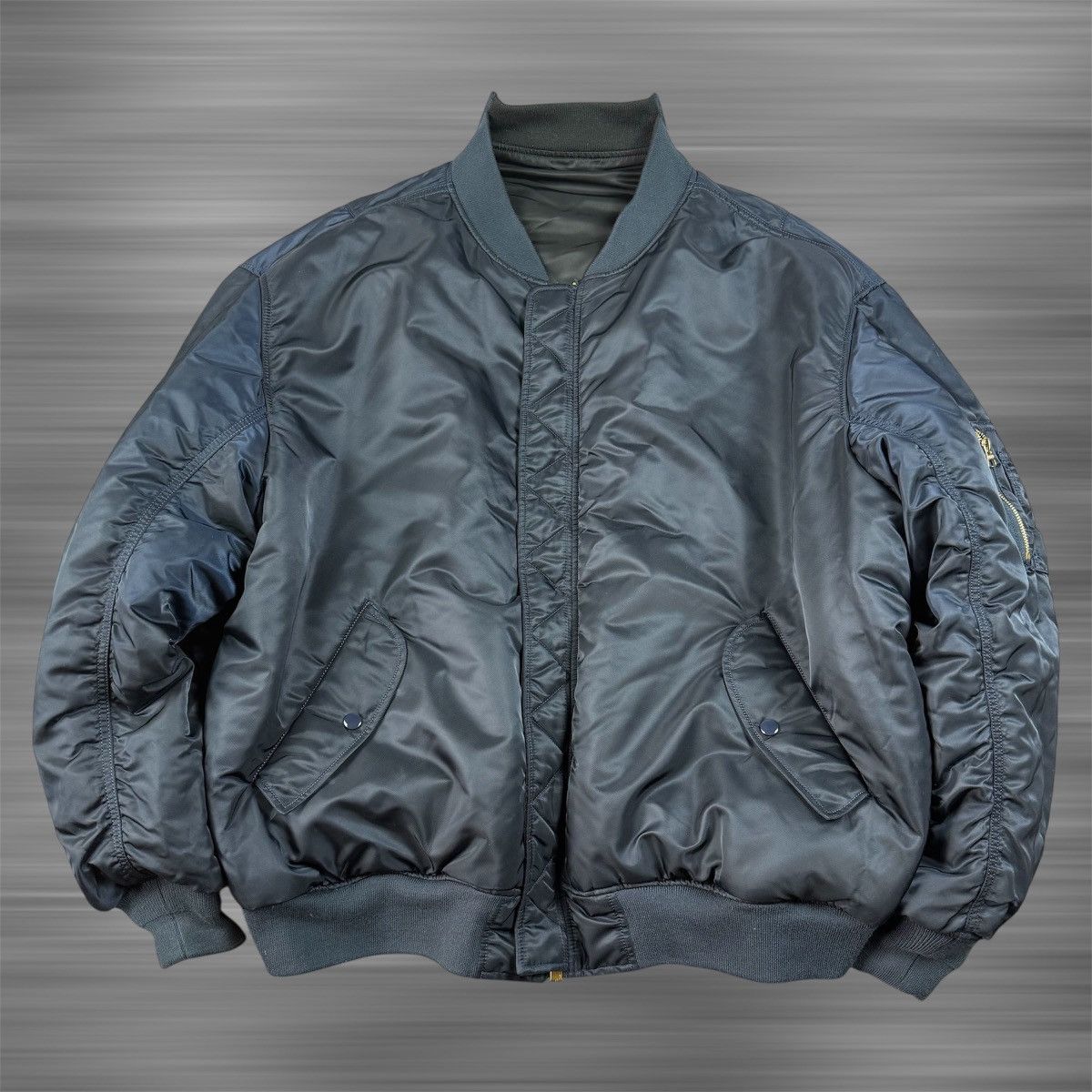Alpha Industries × Vetements VETEMENTS x Alpha Industries Reversible Bomber Jacket Size US S / EU 44-46 / 1 - 6 Thumbnail