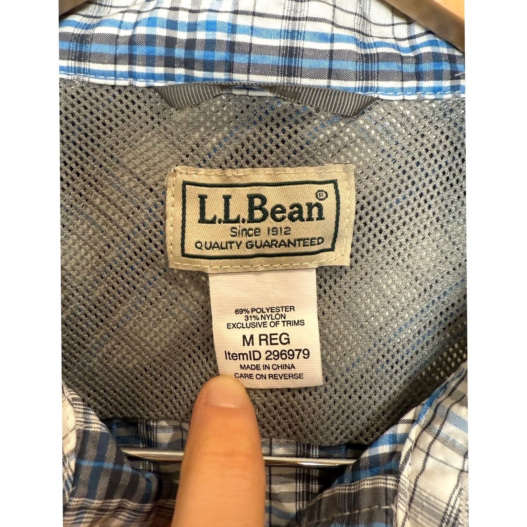 Vintage L.L. Bean Blue Plaid Short Sleeve Regular-Fit Button Up Outdoor Shirt Men Medium Size US M / EU 48-50 / 2 - 4 Thumbnail
