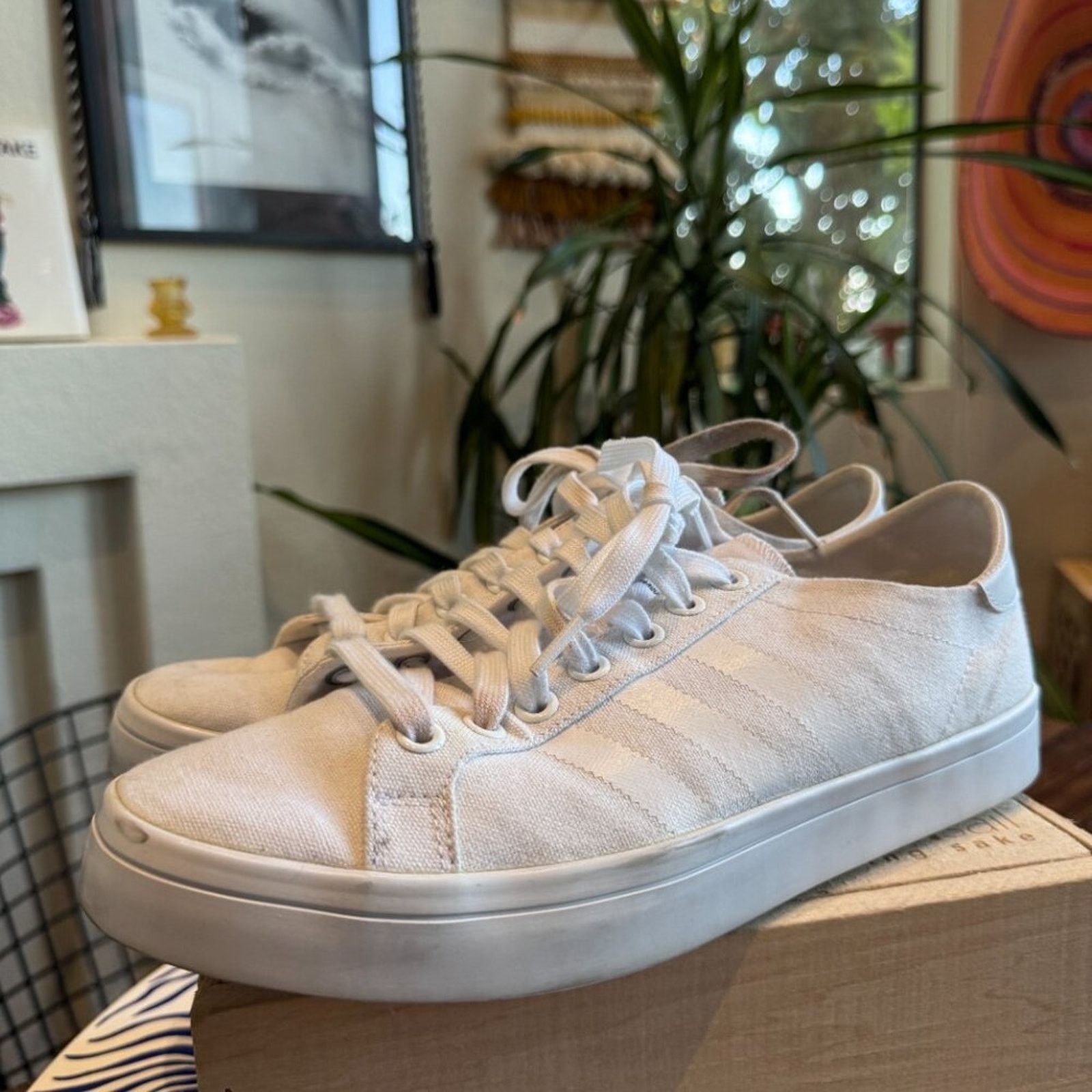Adidas adidas CourtVantage Ftw White/ Ftw White, Mens 10.5 Size US 10.5 / EU 43-44 - 2 Thumbnail