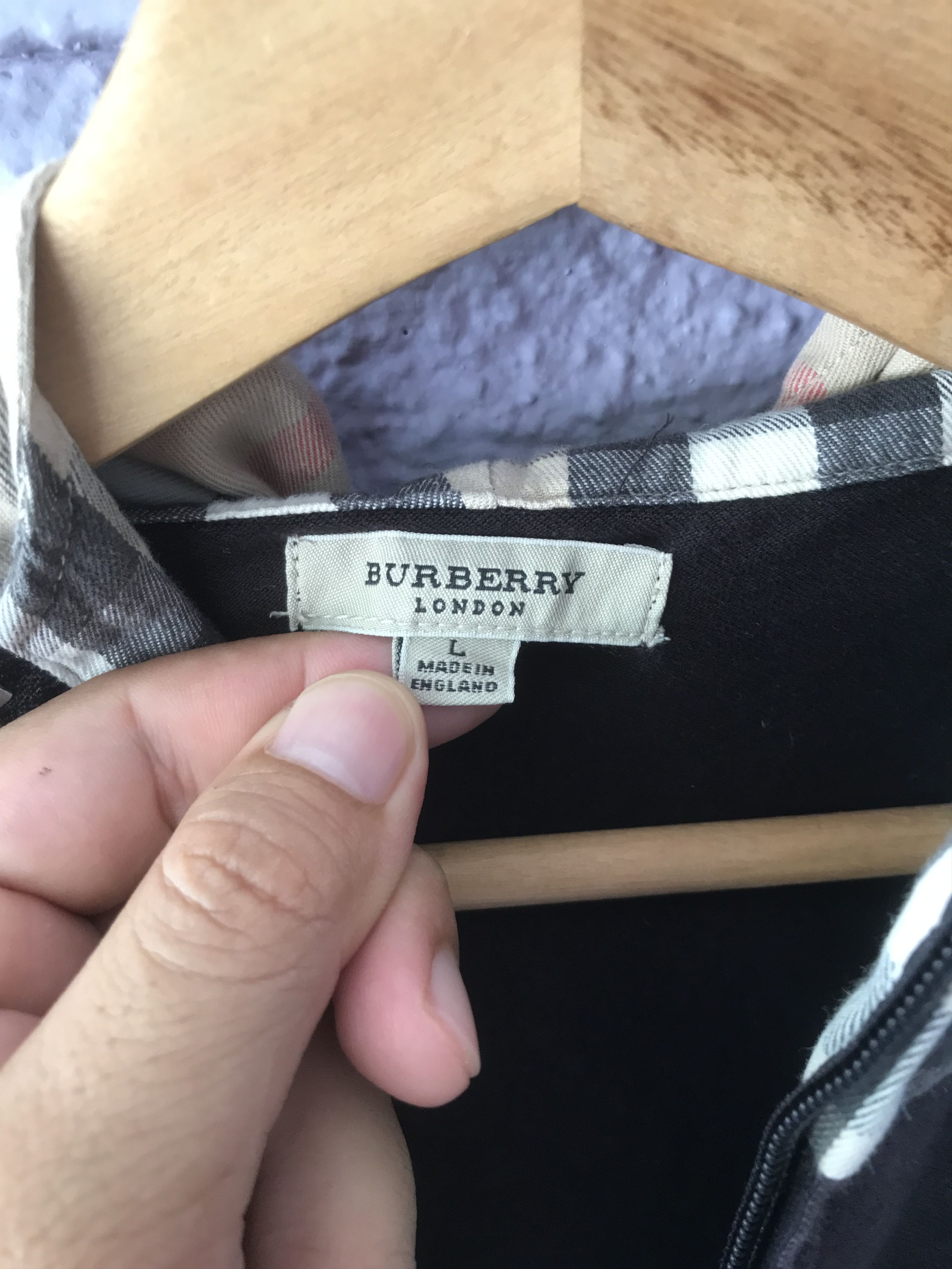 Burberry VINTAGE BURBERRY NOVA CHECK HOODIE SWEATER SIZE L Size US L / EU 52-54 / 3 - 3 Thumbnail
