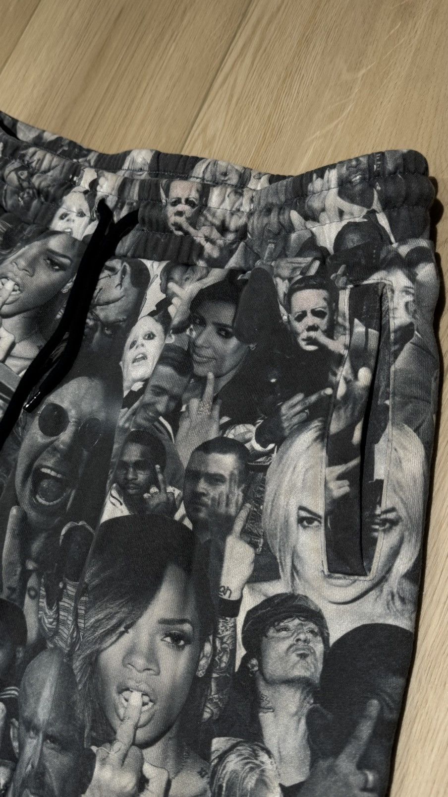 ineverheardofyou Celebrity sweatpants ineverheardofyou middle finger f you Size US 32 / EU 48 - 9 Thumbnail
