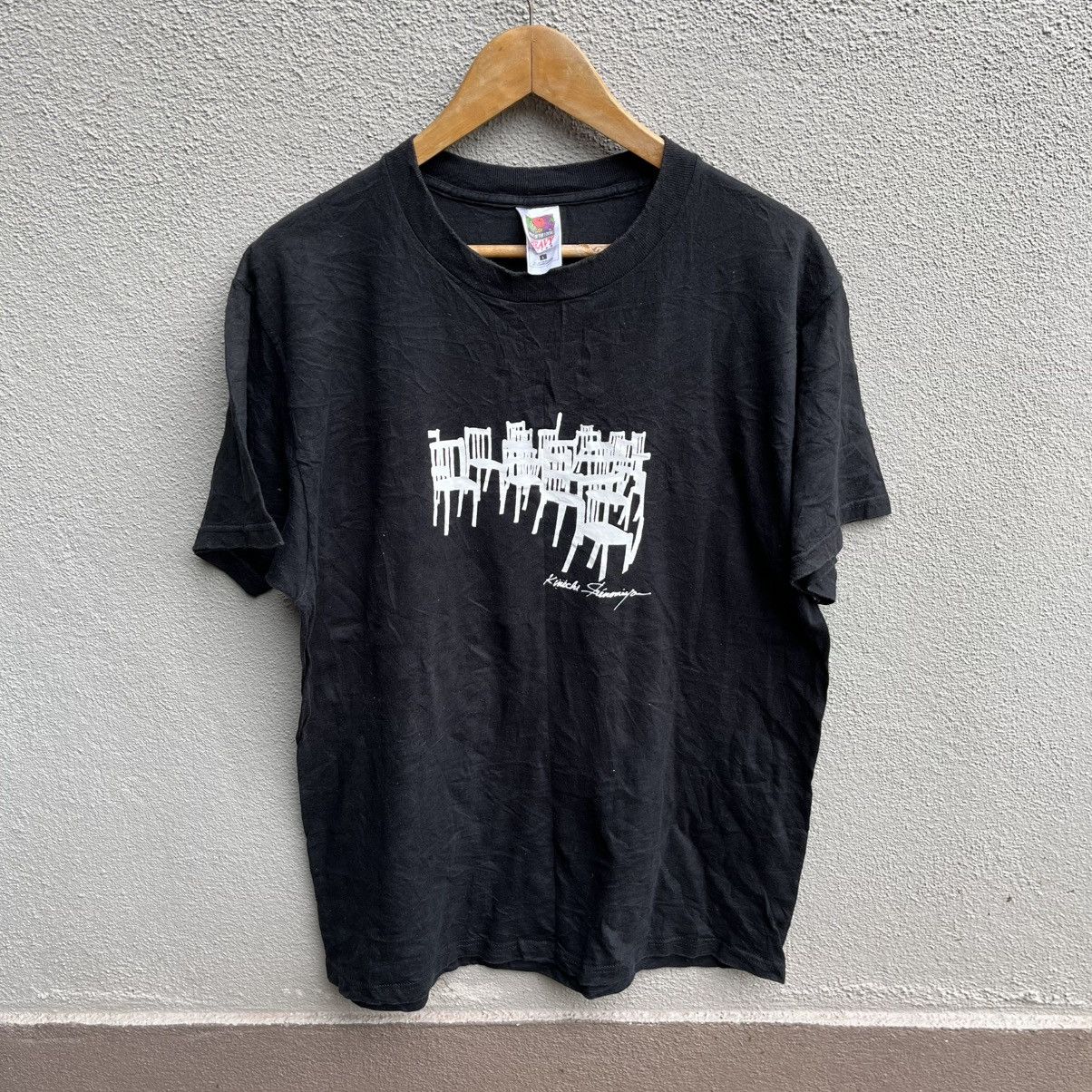 Vintage Vintage 90s CHAIR photo art tee eames Size US L / EU 52-54 / 3 - 1 Thumbnail