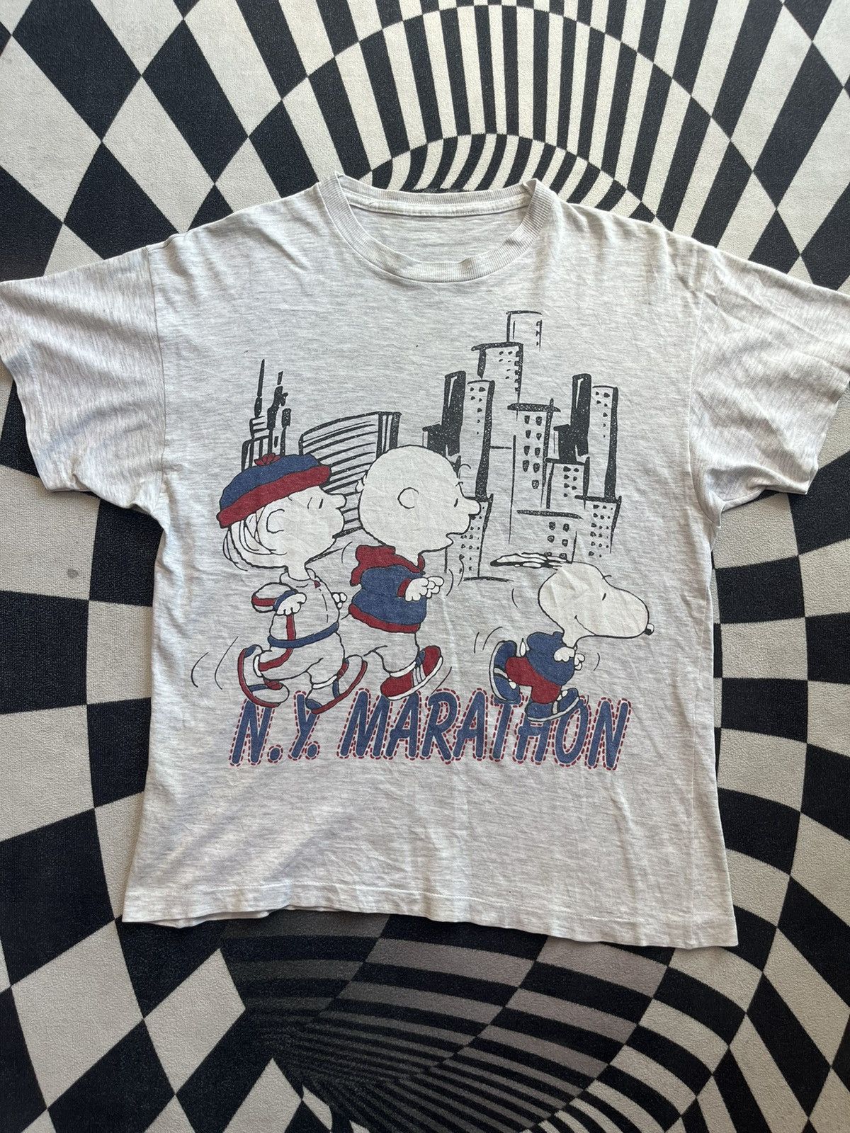 Peanuts Vintage N.Y Marathon The Peanuts&Snoopy 80’s Tshirt Size US M / EU 48-50 / 2 - 3 Thumbnail