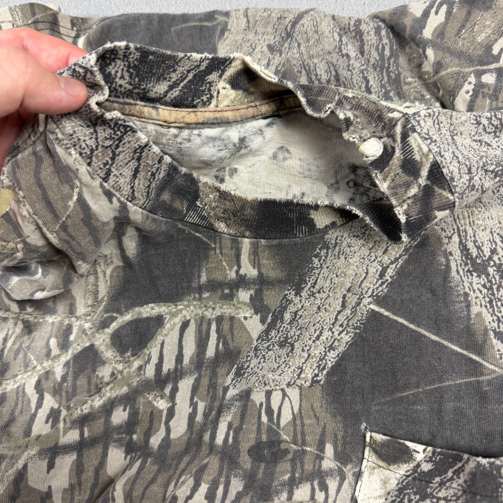 Realtree VTG Camo Pocket T-Shirt Distressed Boxy Realtree Mossy Oak Size US XL / EU 56 / 4 - 7 Thumbnail