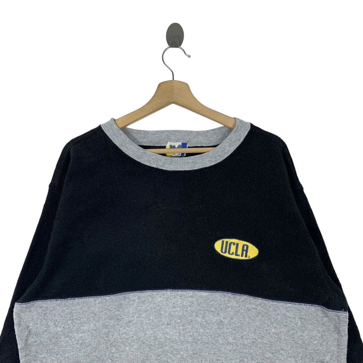 Vintage Vintage UCLA University Small Logo Fleece Long Sleeve Jumper Size US L / EU 52-54 / 3 - 3 Thumbnail