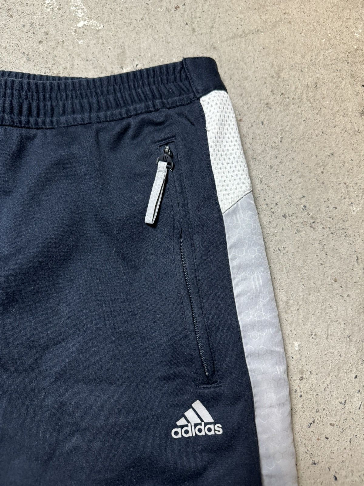 Adidas × Vintage Vintage Y2K Adidas Stripe Logo Baggy Track Pants Size US 34 / EU 50 - 3 Thumbnail