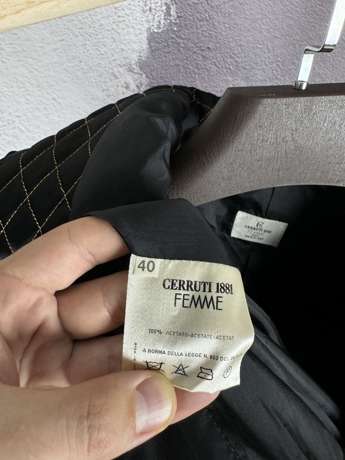 Cerruti 1881 Cerruti 1881 Femme Paris quilted black gold free blazer Size S / US 4 / IT 40 - 11 Thumbnail