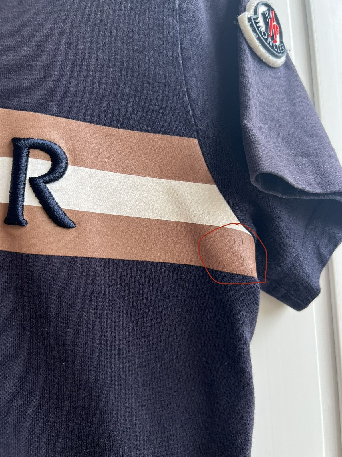 Moncler Moncler Big Logo Tee Size US XS / EU 42 / 0 - 5 Thumbnail