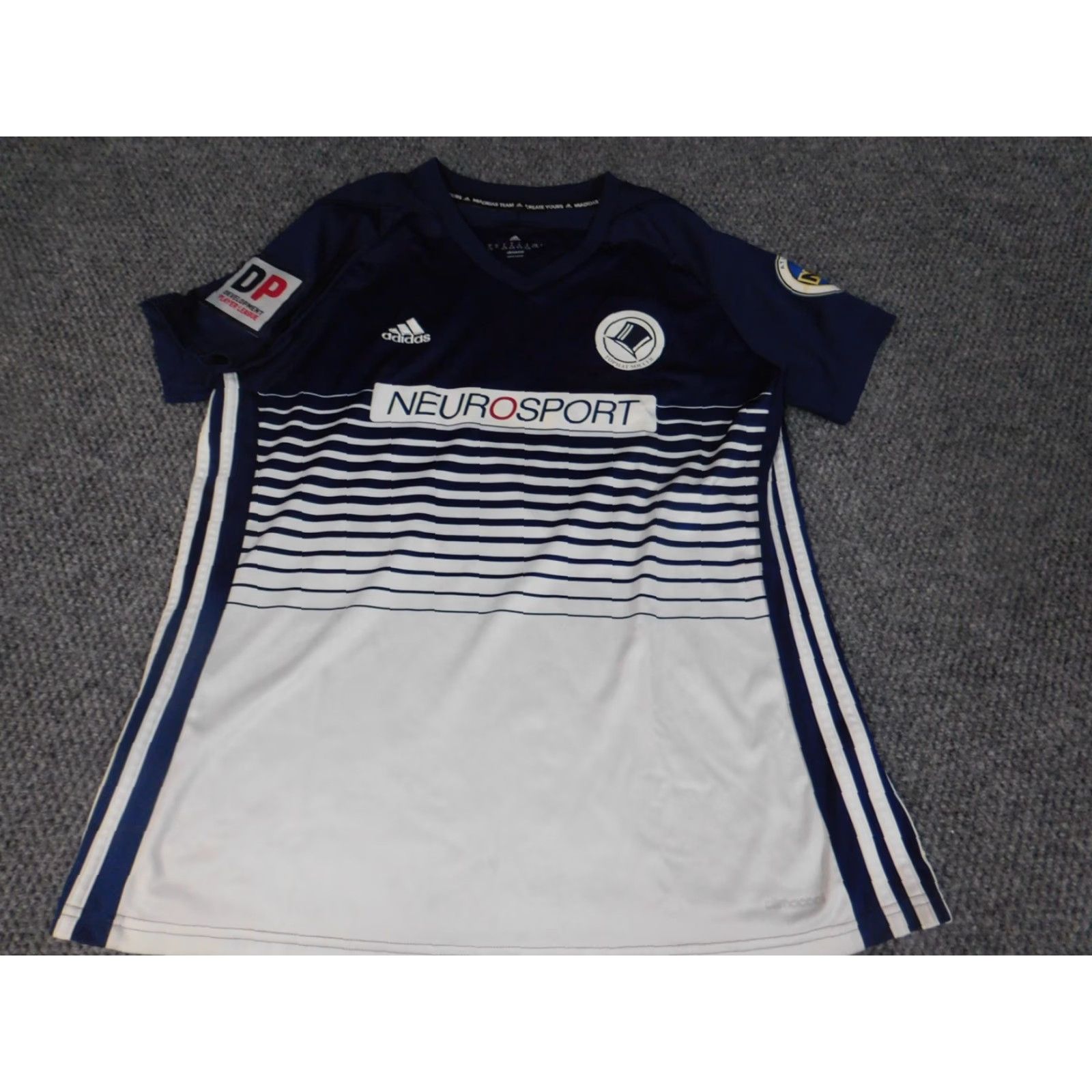 Adidas Adidas Shirt Womens XL Blue Jersey Short Sleeve Pullover Round Neck T-Shirt Regular Basic Casual Rose Pattern Knit Polyester Rayon Sportswear Size XL / US 12-14 / IT 48-50 - 3 Thumbnail