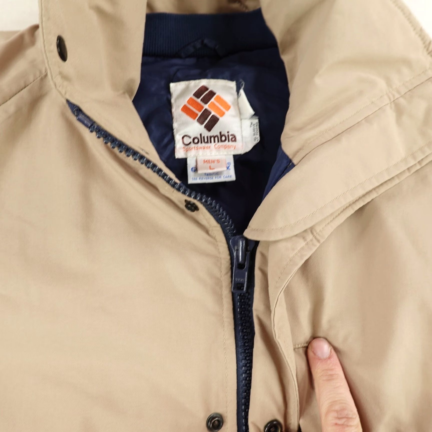 Vintage VINTAGE Columbia Puffer Jacket Mens Large Beige GTX Insulated Parka 90s Outdoor Ski Size US L / EU 52-54 / 3 - 4 Thumbnail