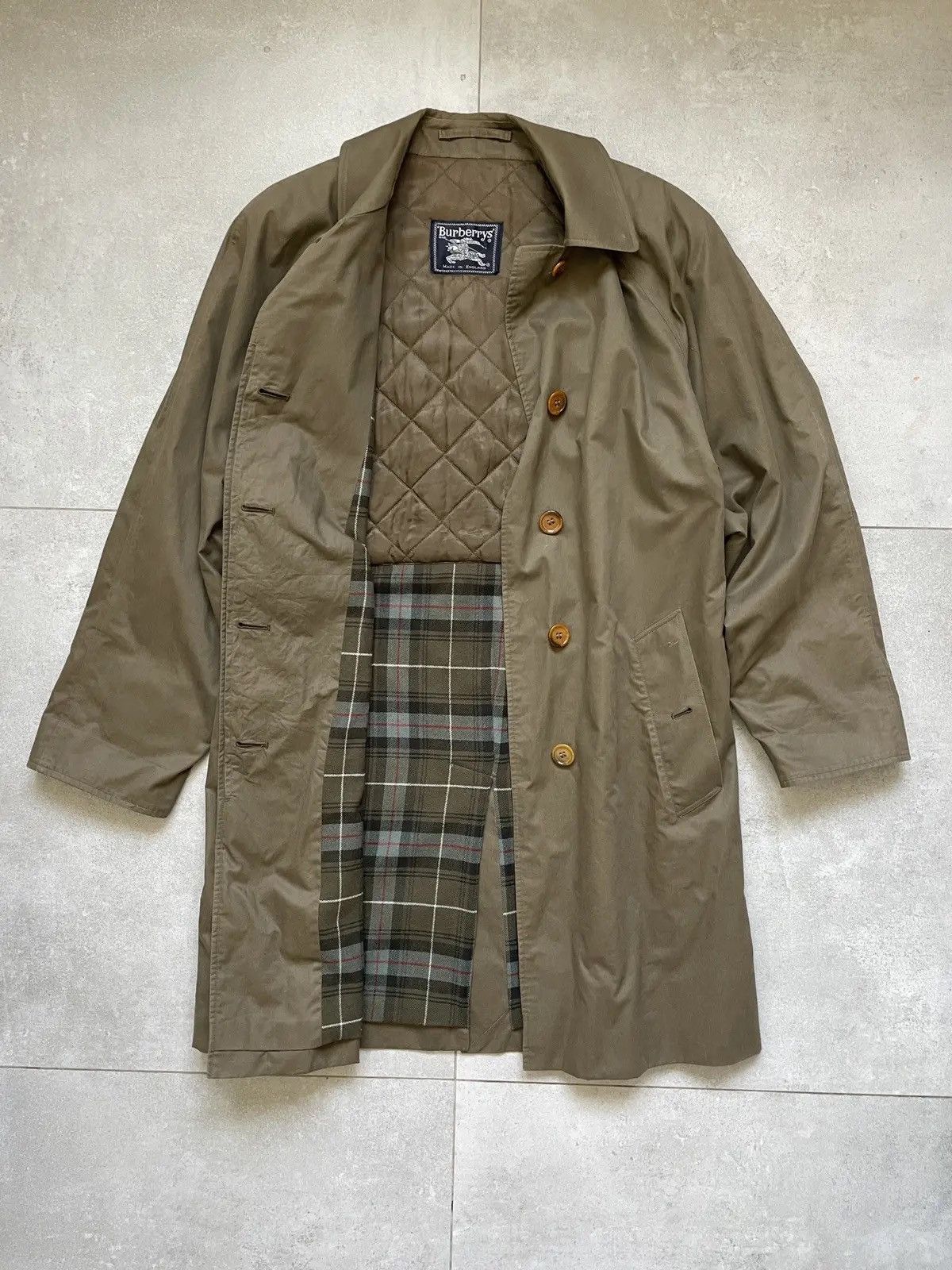 Burberry VINTAGE BURBERRYS KHAKI OLIVE ENGLISH COAT Size US S / EU 44-46 / 1 - 1 Thumbnail