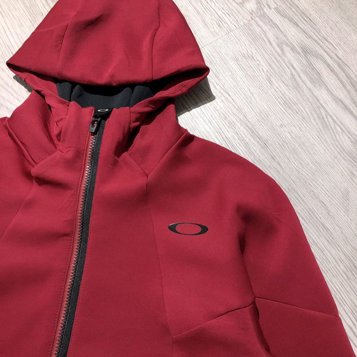 Oakley 2000s Oakley Logo Outdoor Tech Softshell Jacket Ziphoodie Size US L / EU 52-54 / 3 - 7 Thumbnail